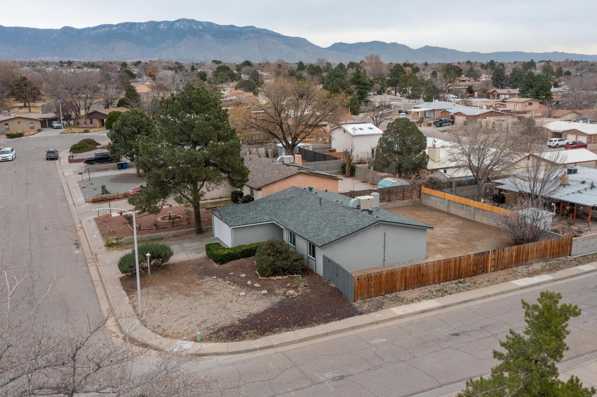 6300 Barnhart Court NE