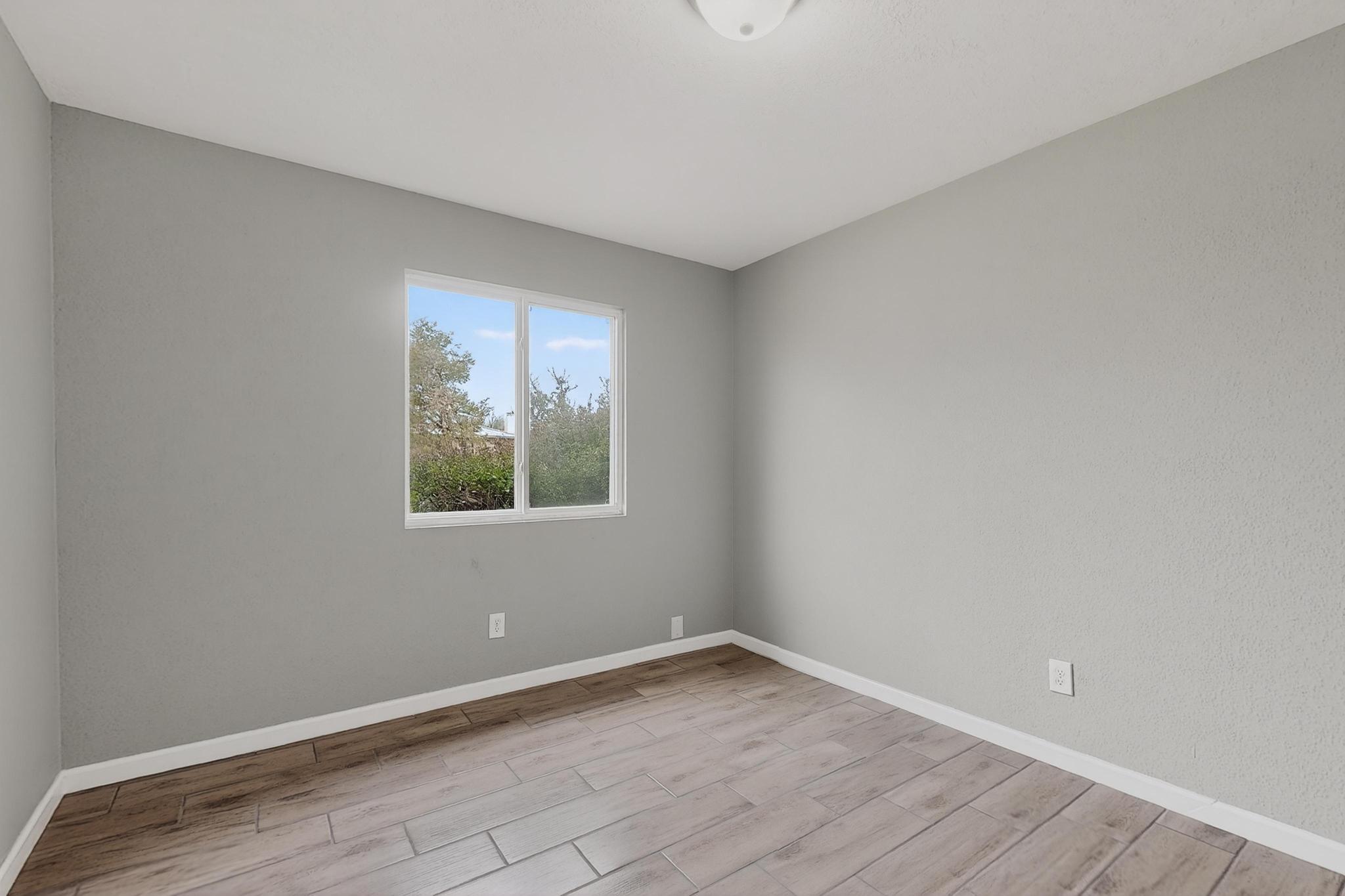 6300 Barnhart Court NE