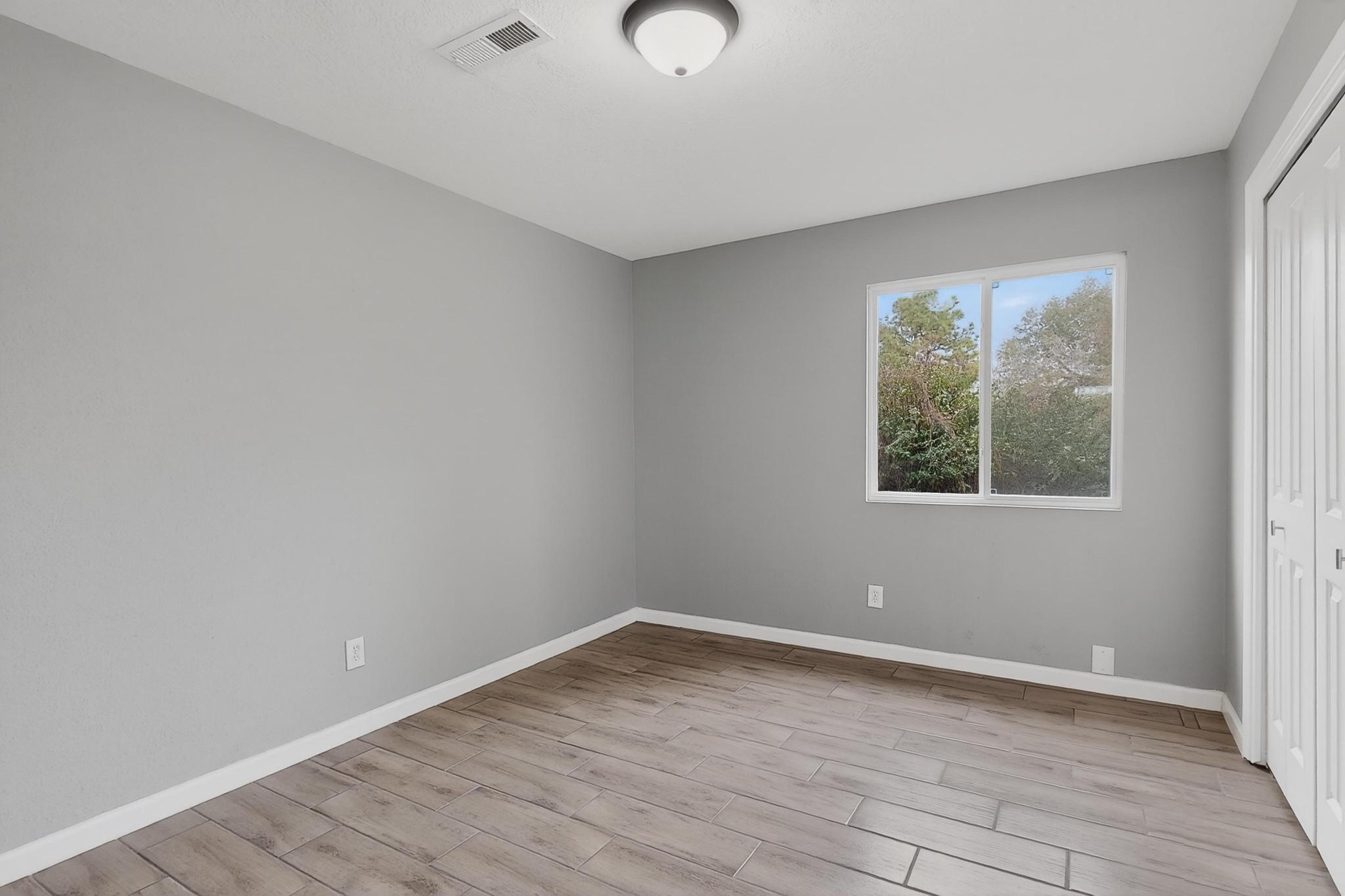 6300 Barnhart Court NE