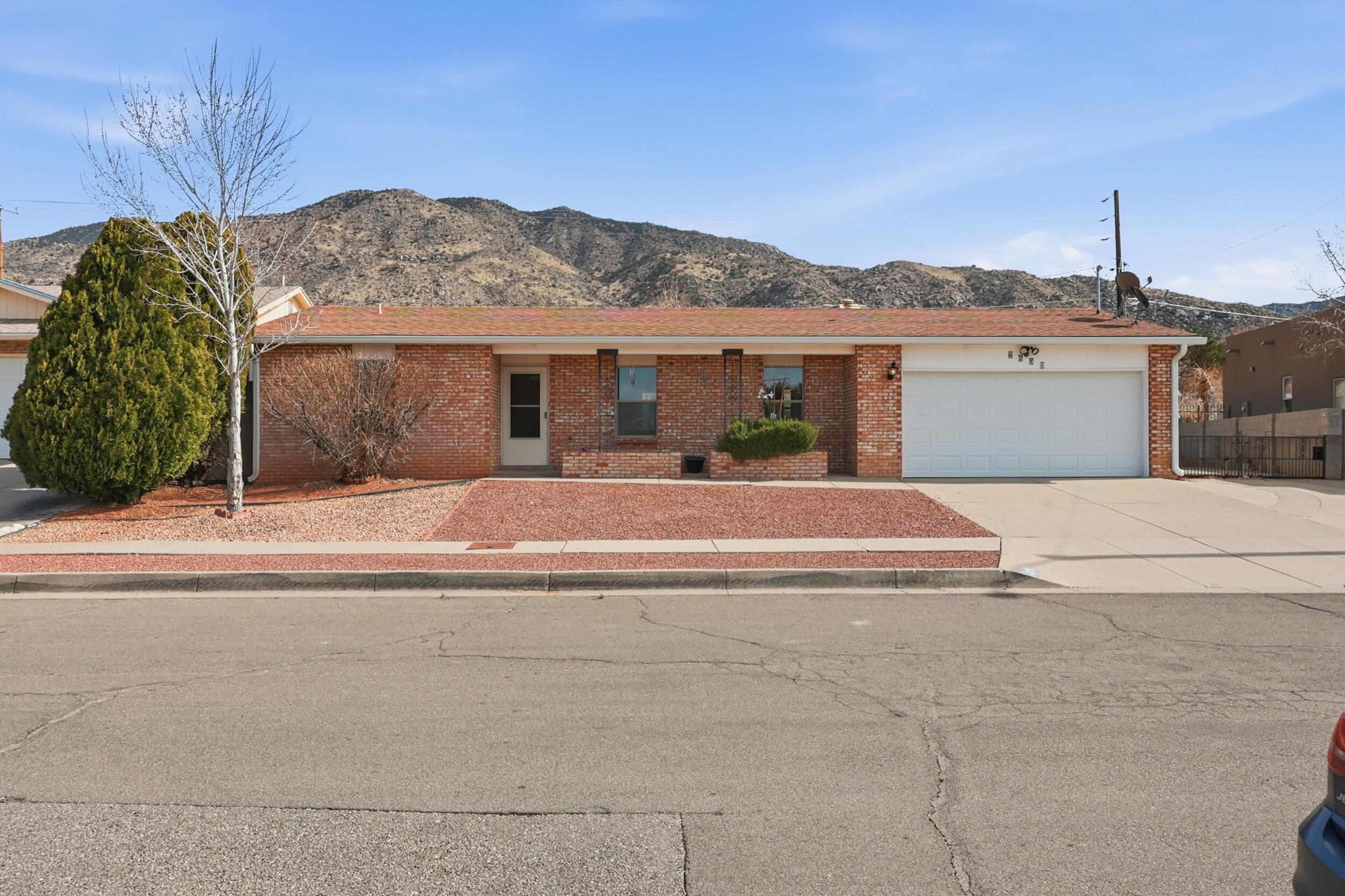 2600 Eastridge Drive NE