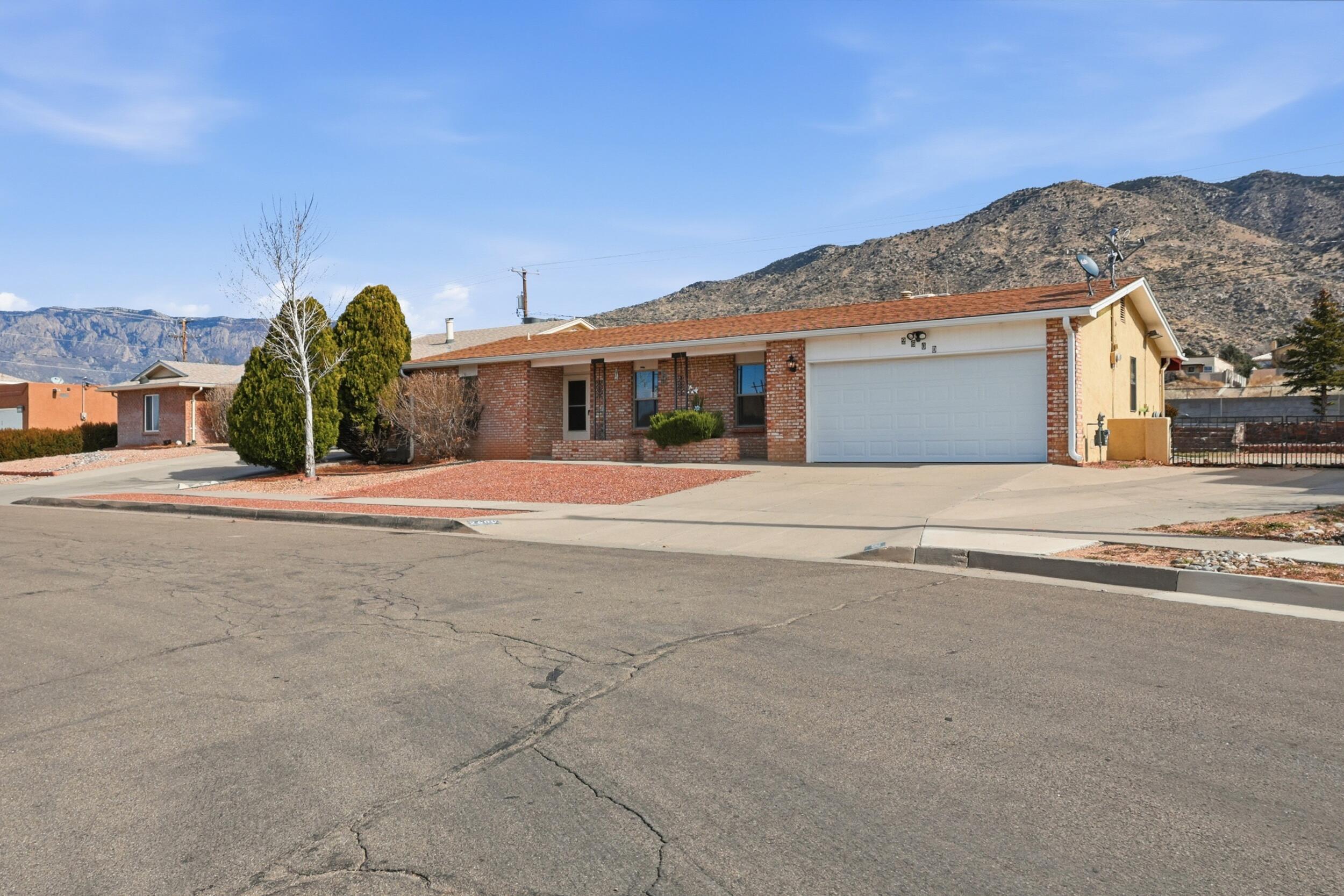 2600 Eastridge Drive NE