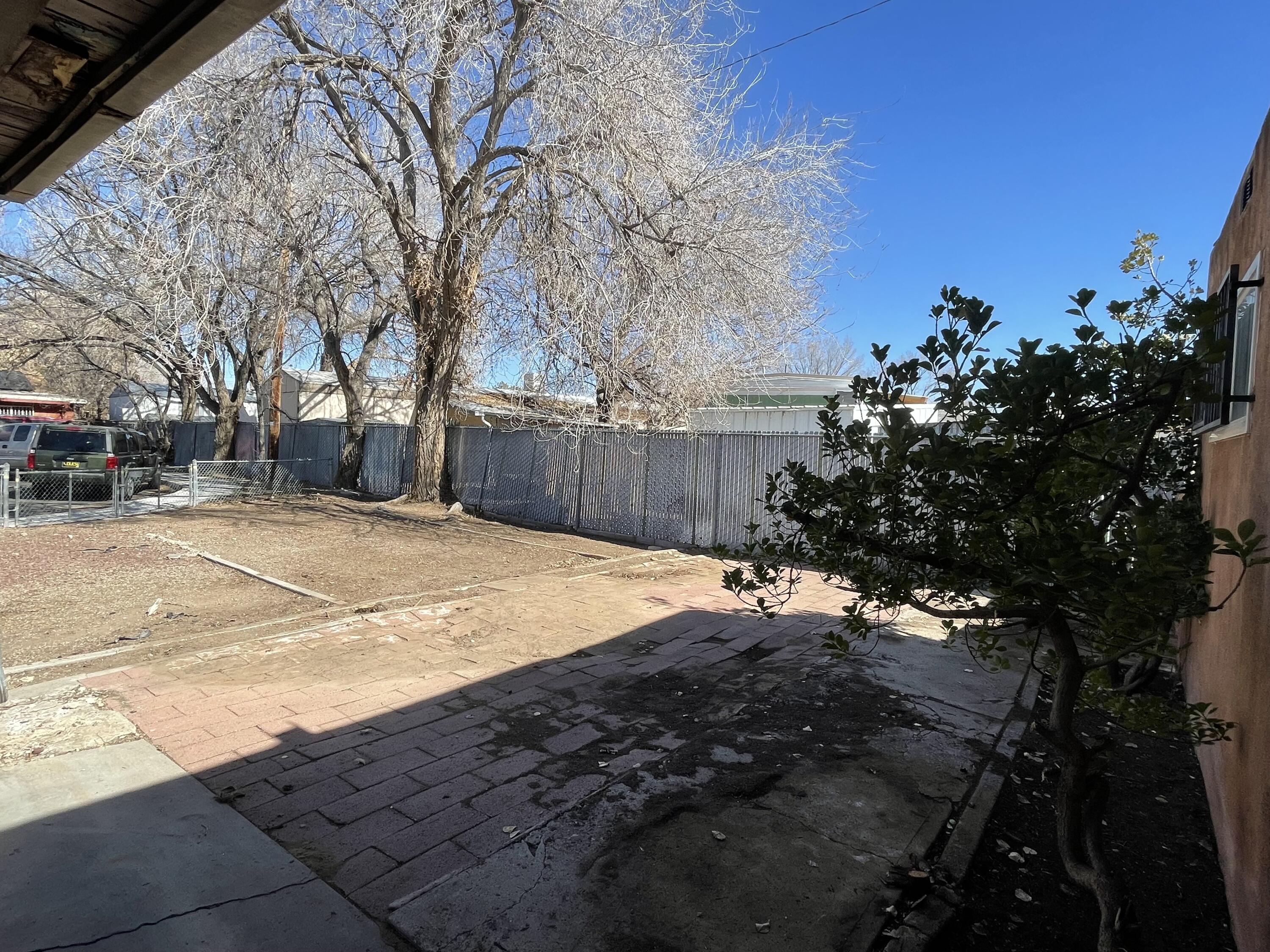 1900 Shari Vista Road SW