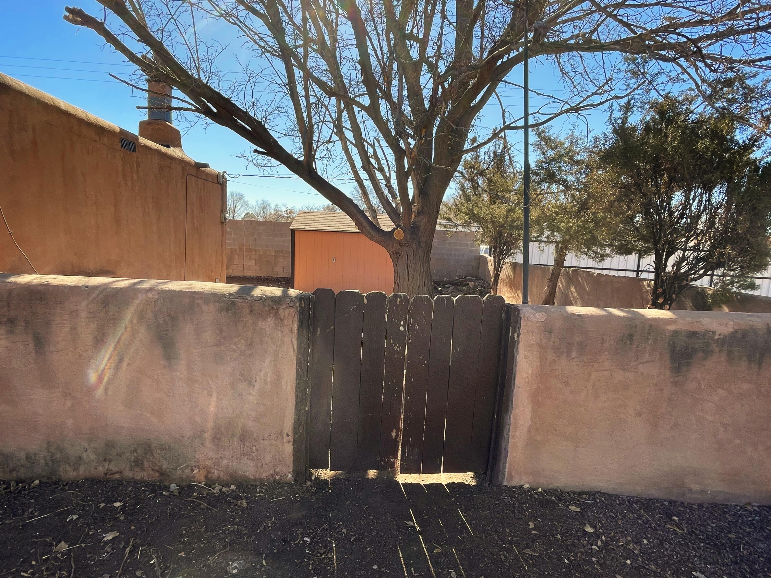 1900 Shari Vista Road SW