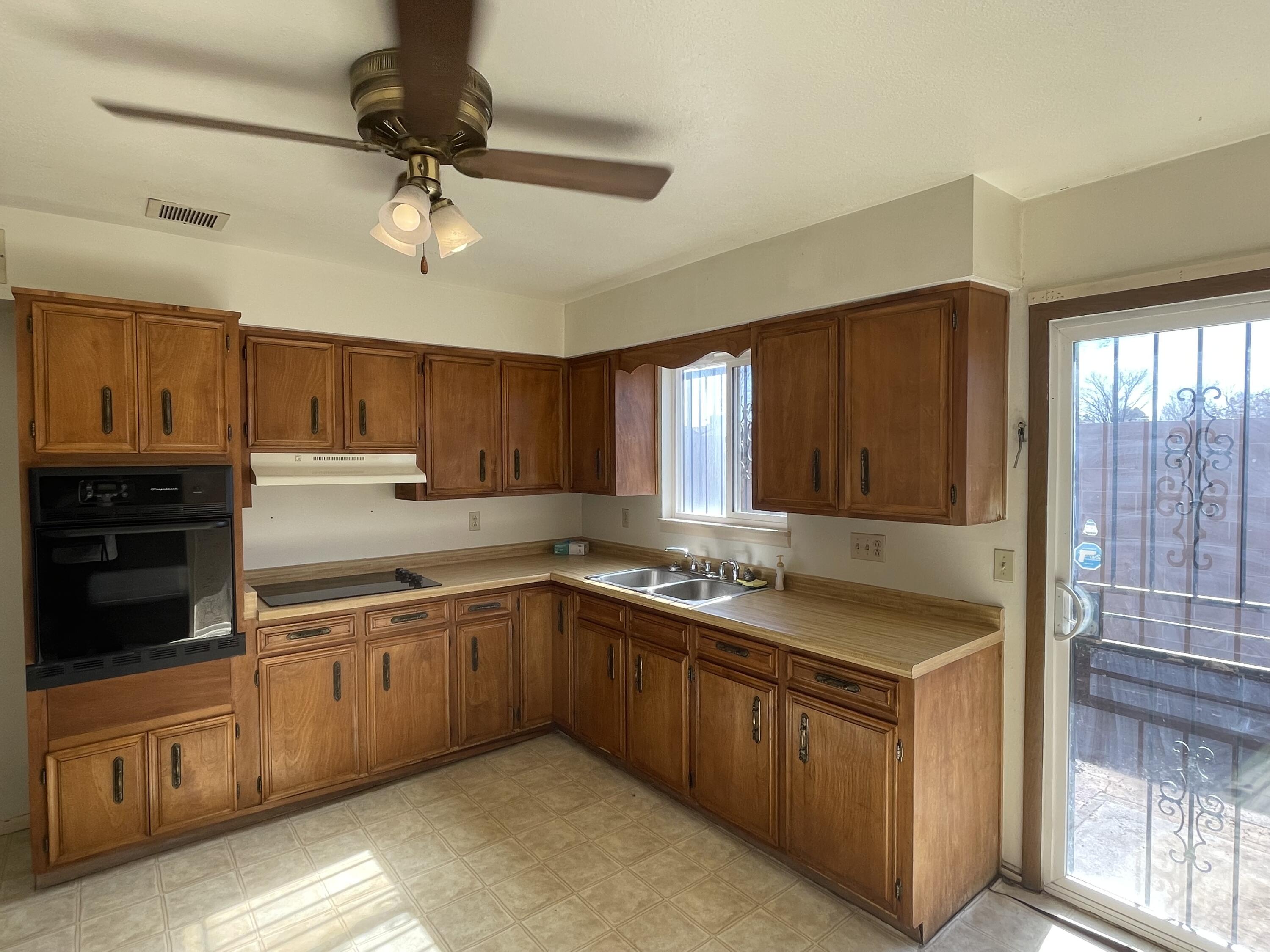 1900 Shari Vista Road SW