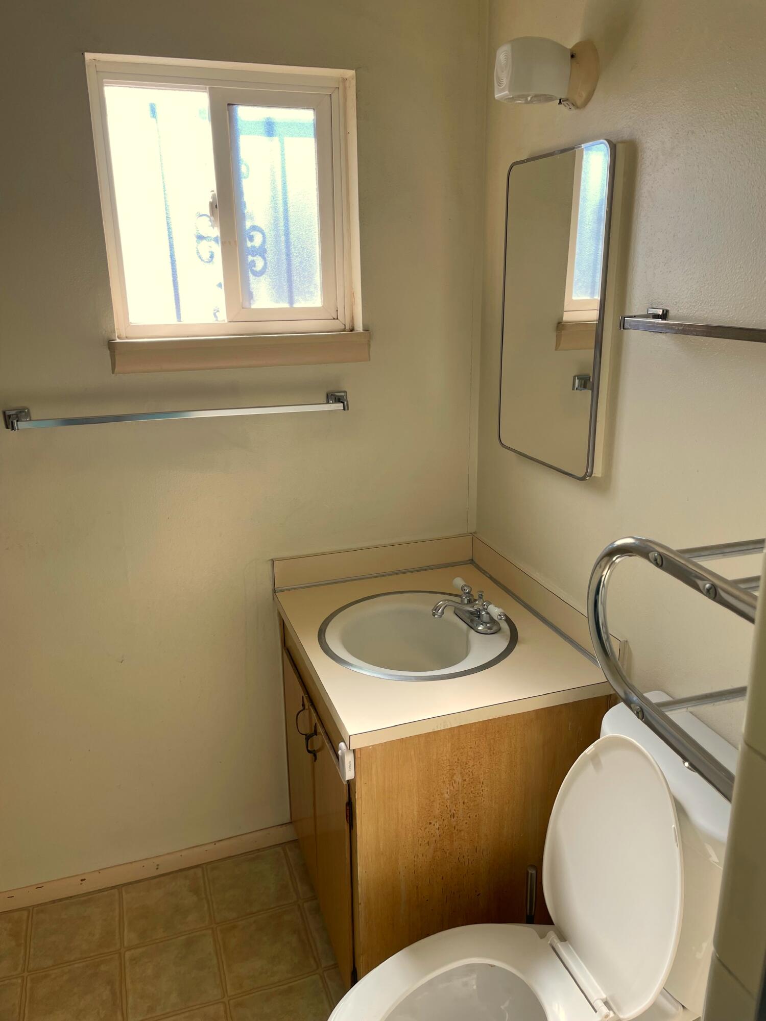 1900 Shari Vista Road SW