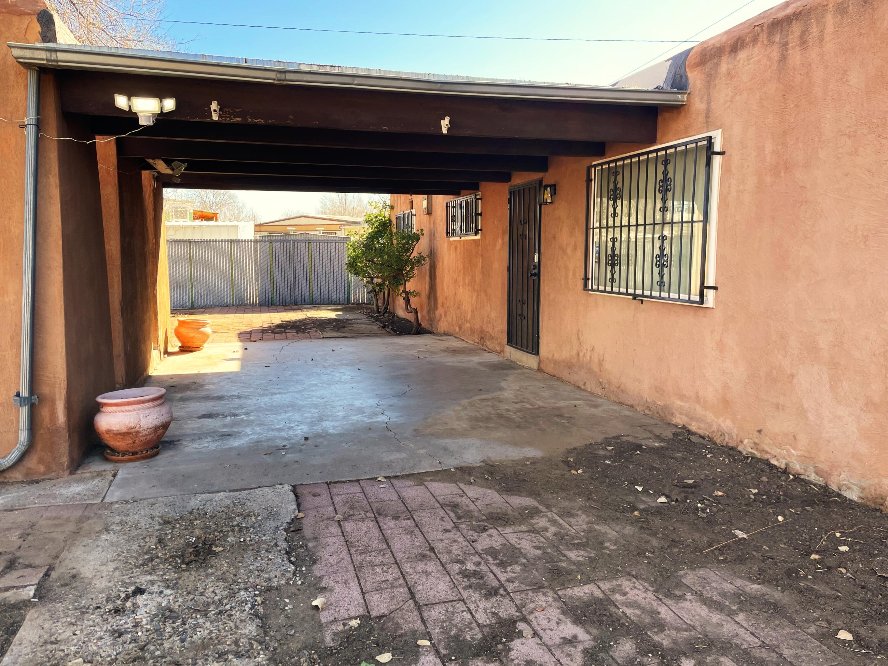 1900 Shari Vista Road SW