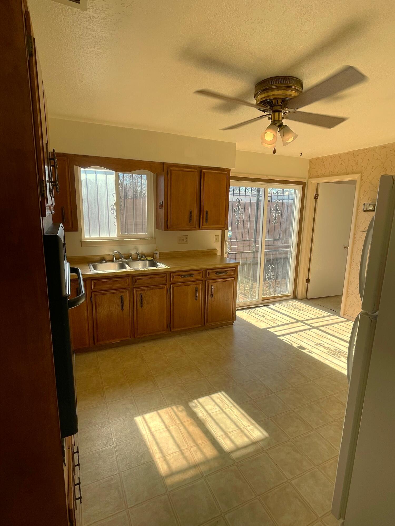 1900 Shari Vista Road SW