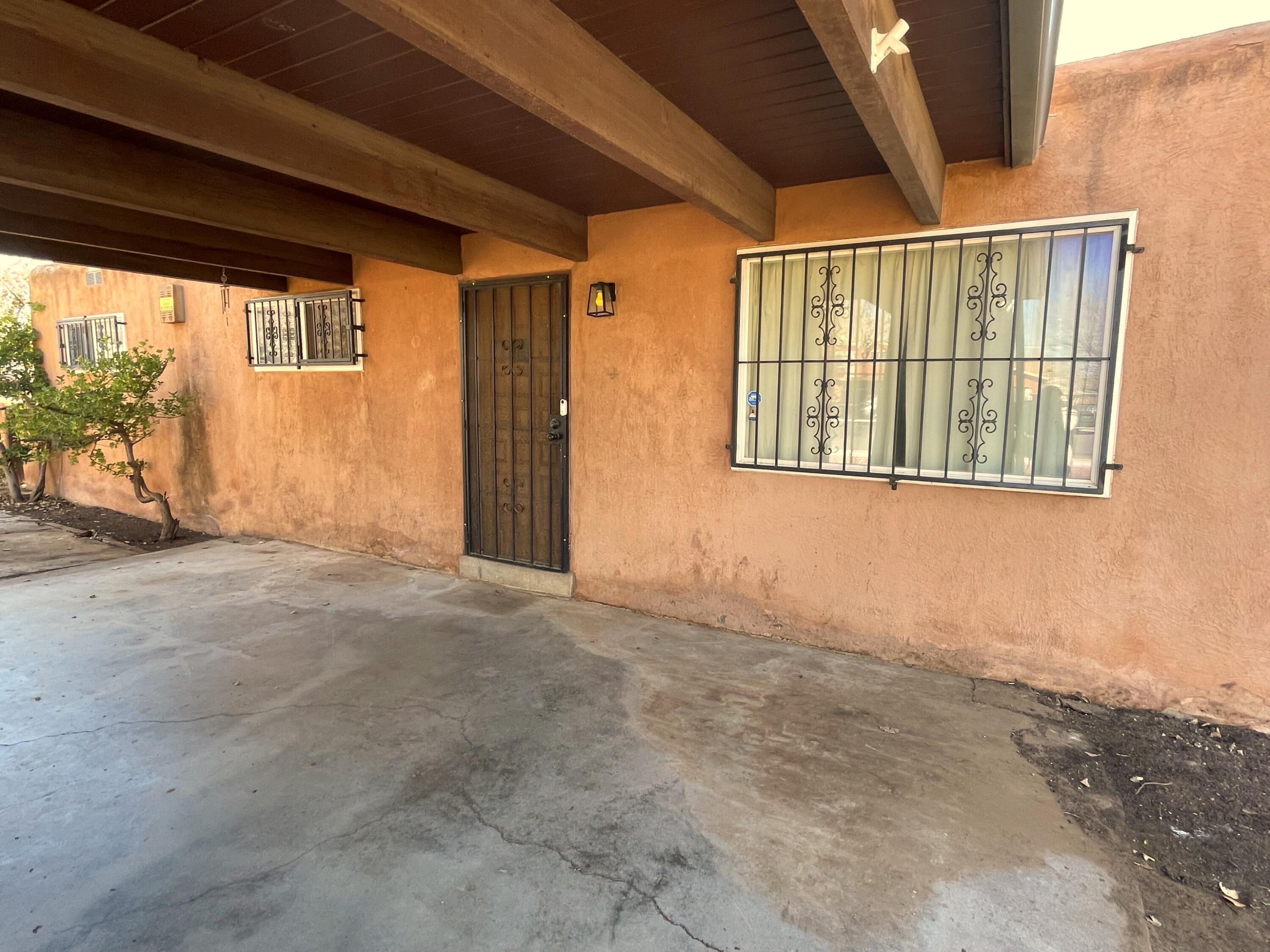 1900 Shari Vista Road SW