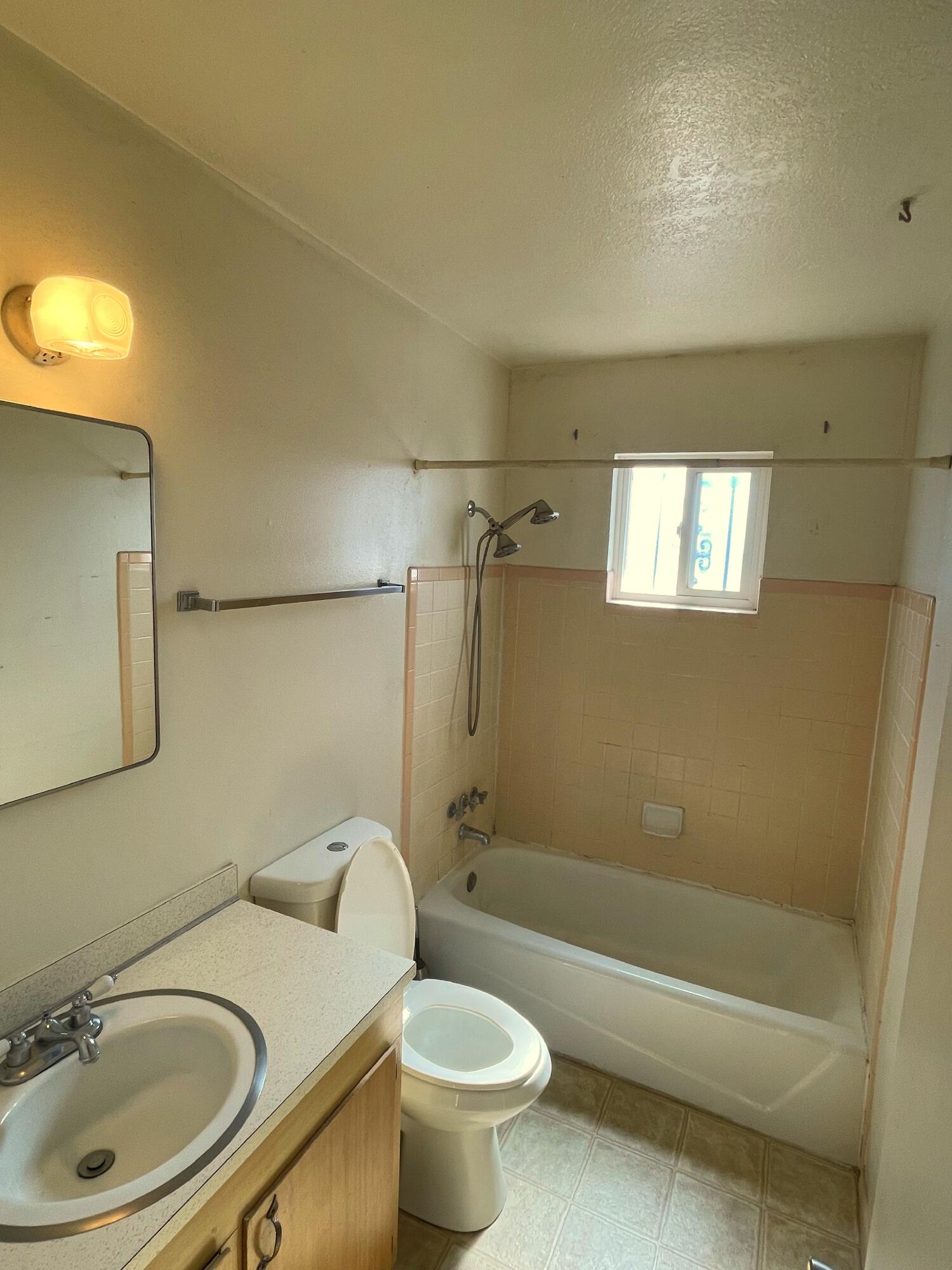 1900 Shari Vista Road SW