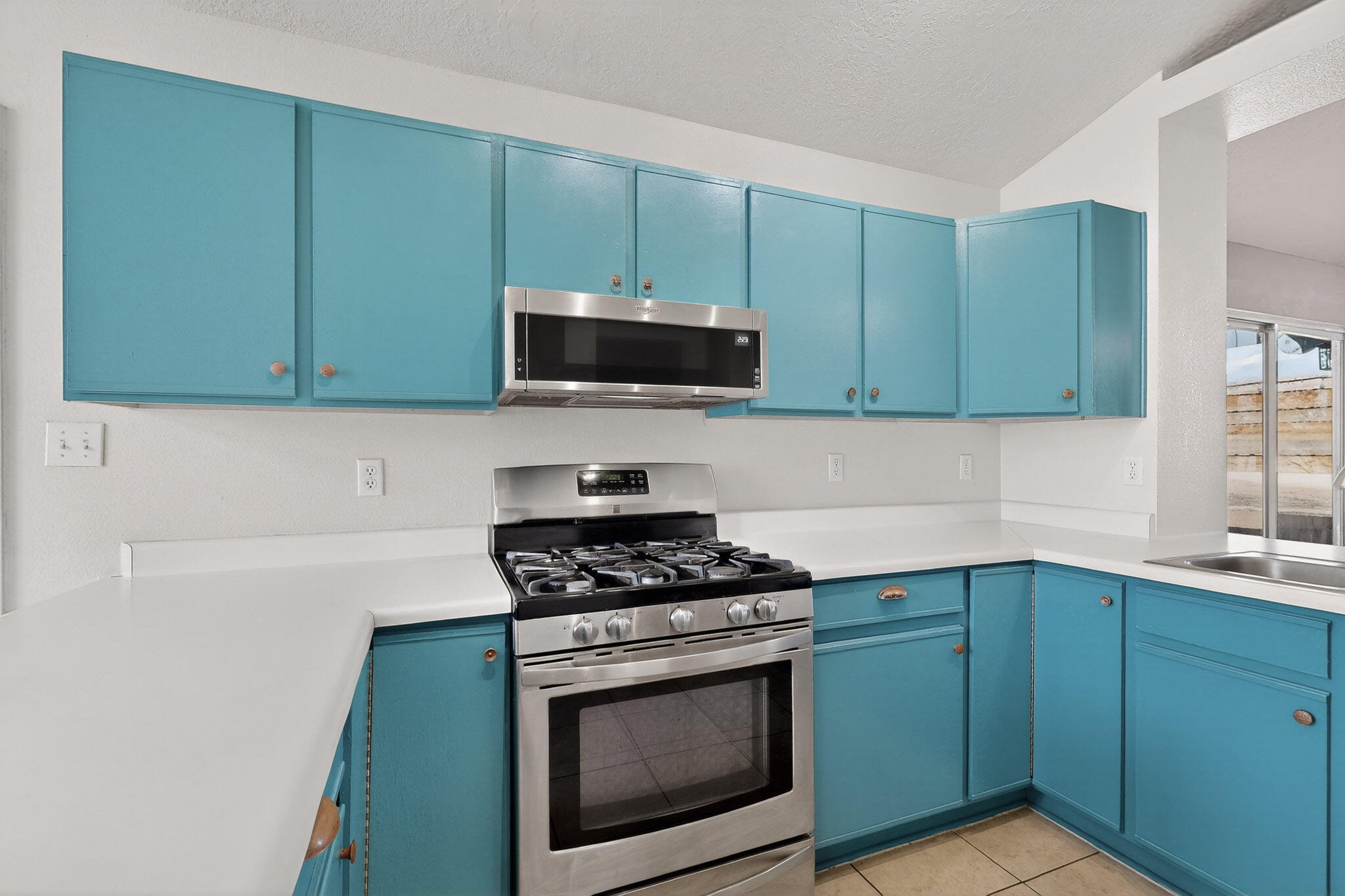 7417 Mackenzie Drive NE