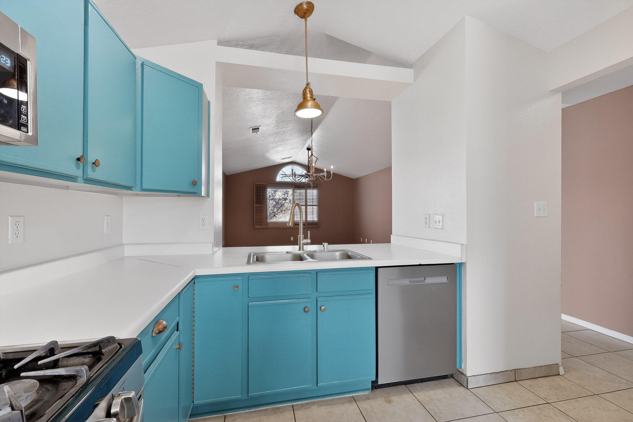 7417 Mackenzie Drive NE