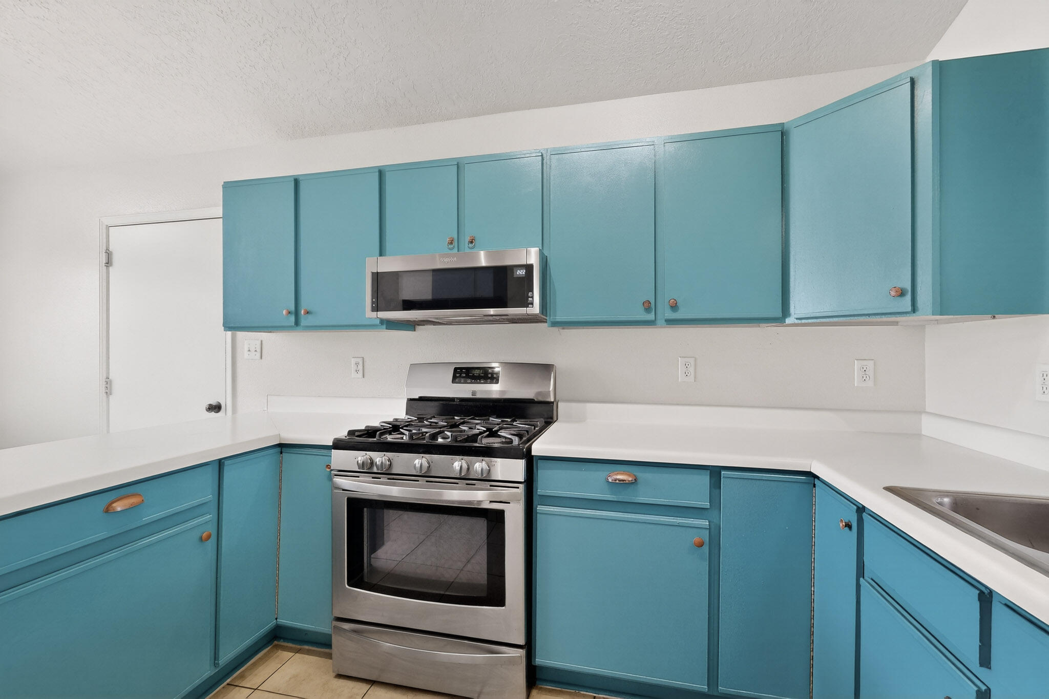 7417 Mackenzie Drive NE