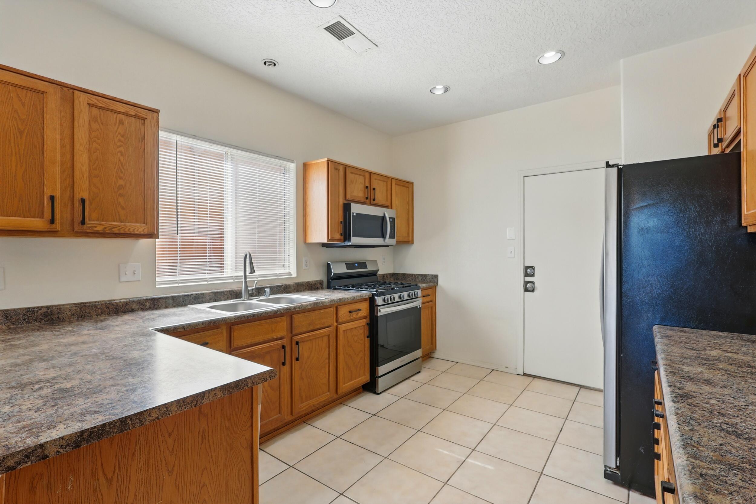 10016 Rio Canon Avenue SW