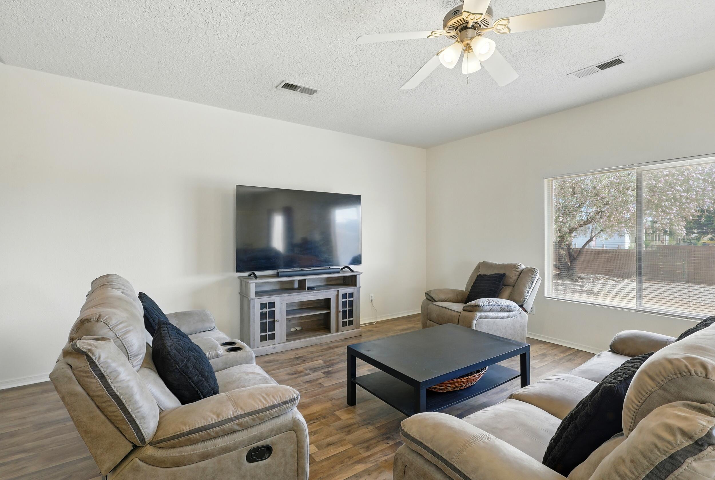 10016 Rio Canon Avenue SW