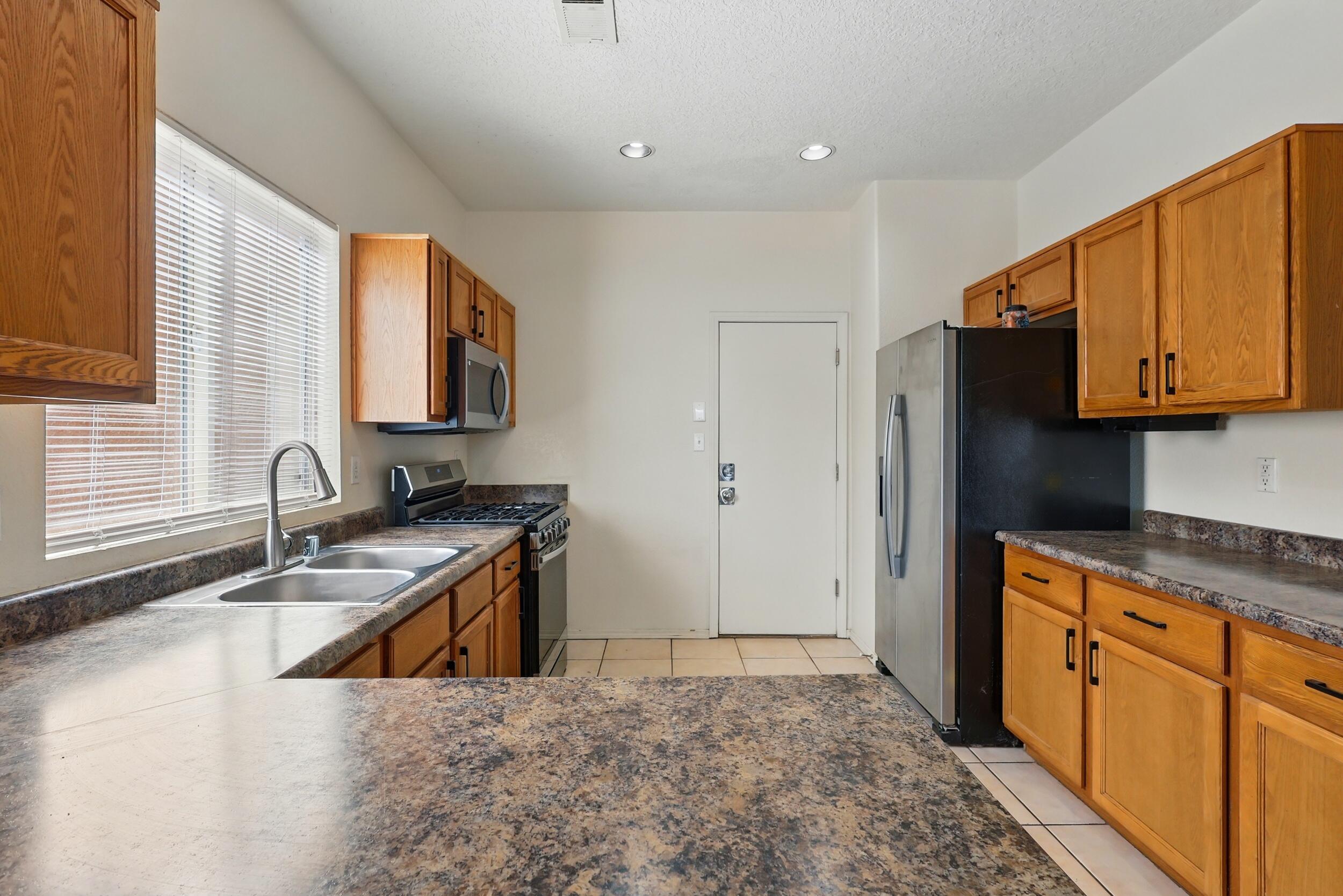 10016 Rio Canon Avenue SW