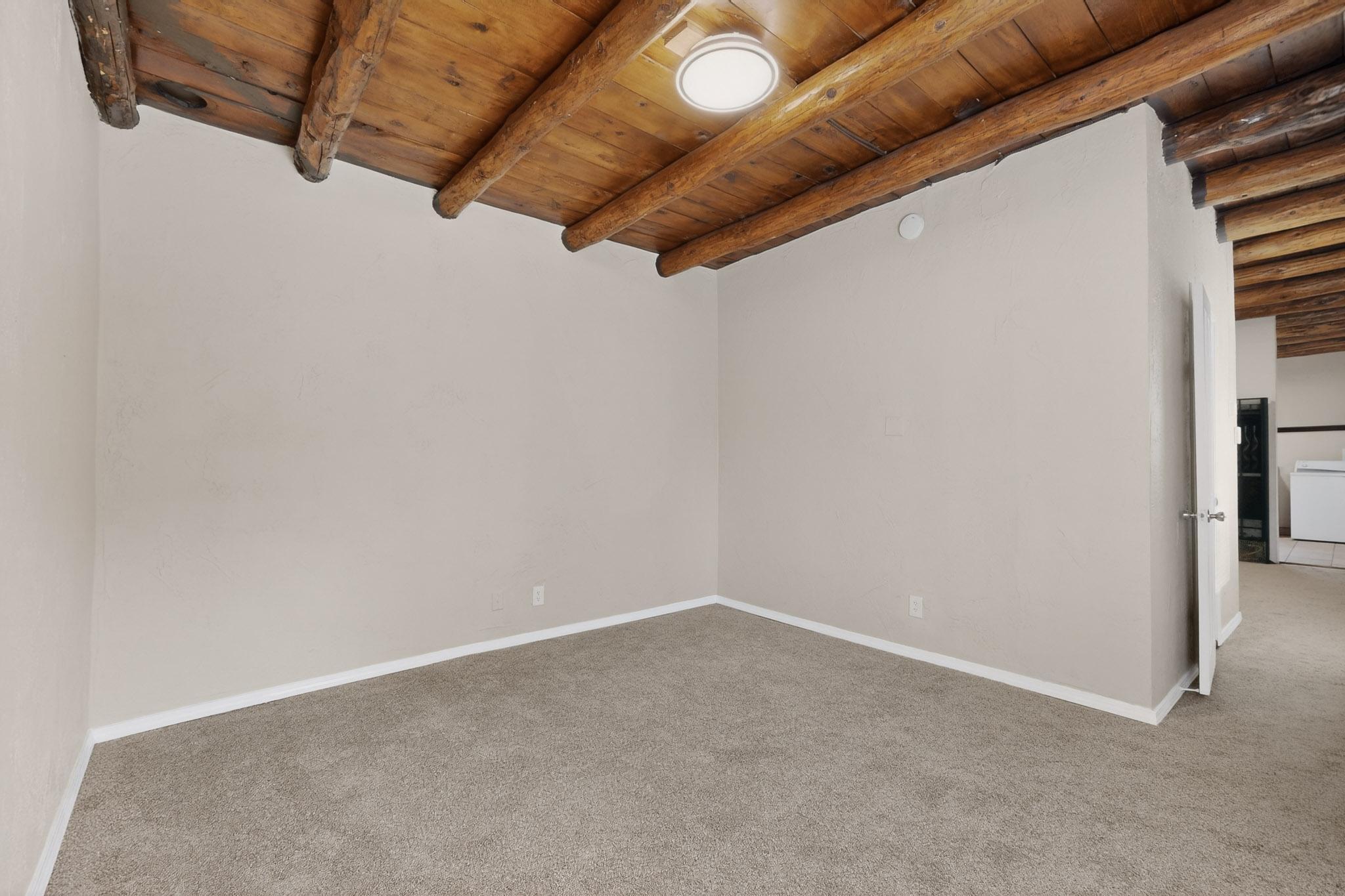 907 Edith Boulevard SE