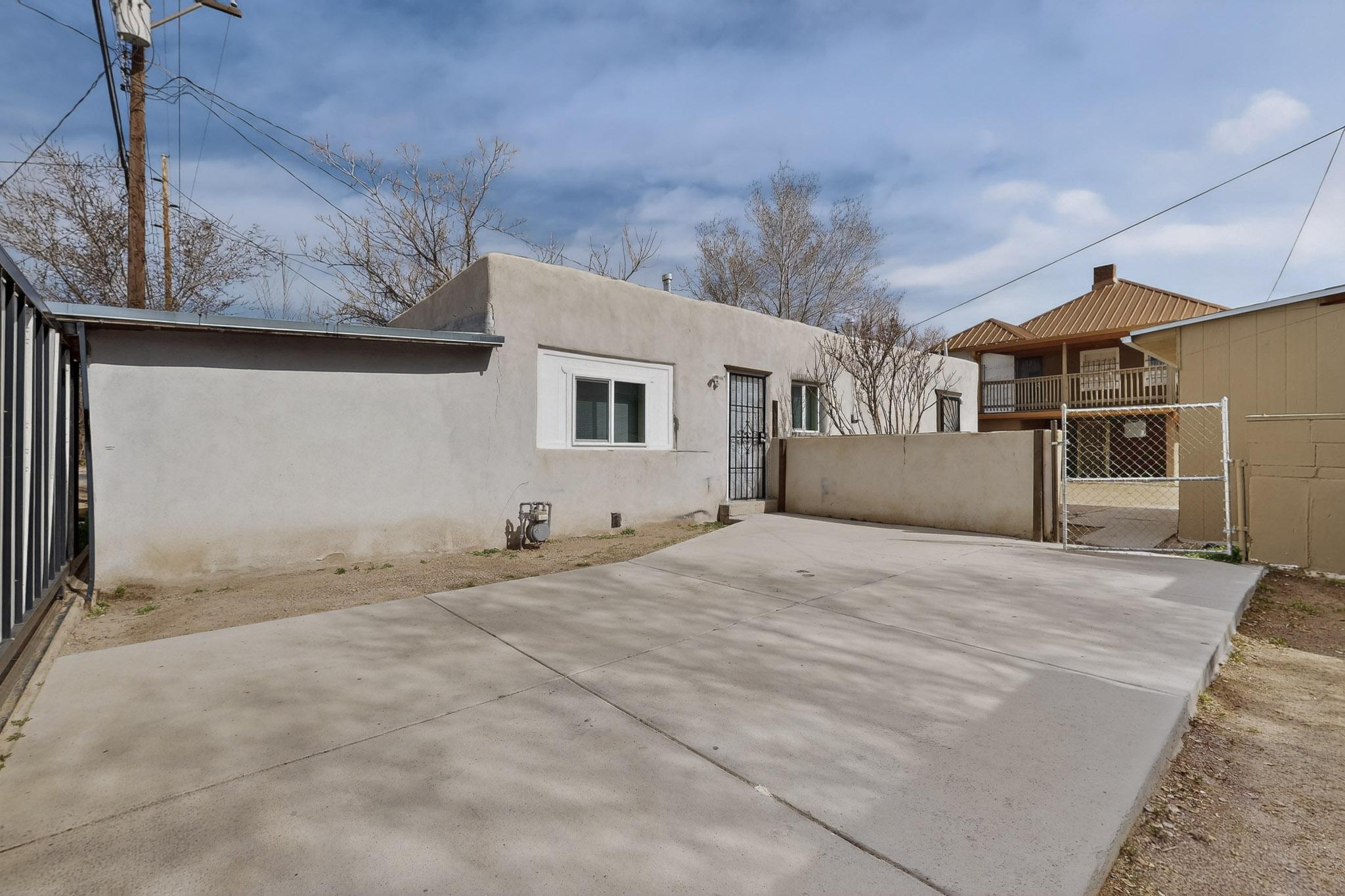 907 Edith Boulevard SE