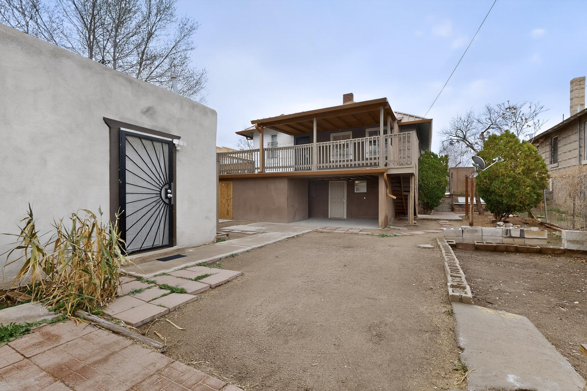 907 Edith Boulevard SE