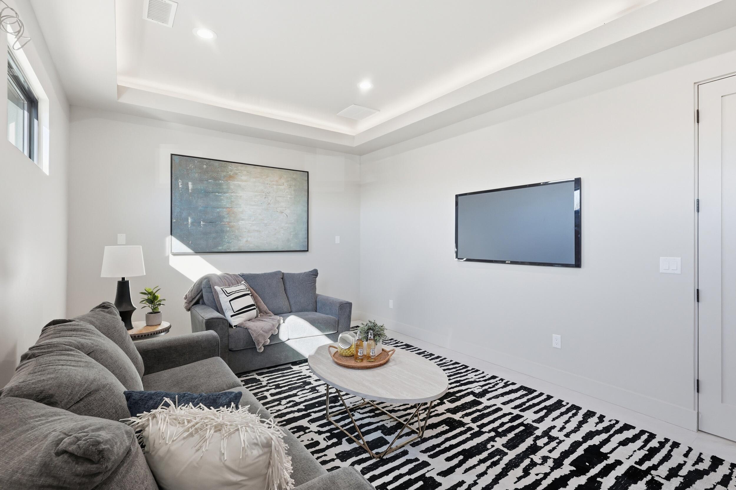 613 Valle Querido Court NW