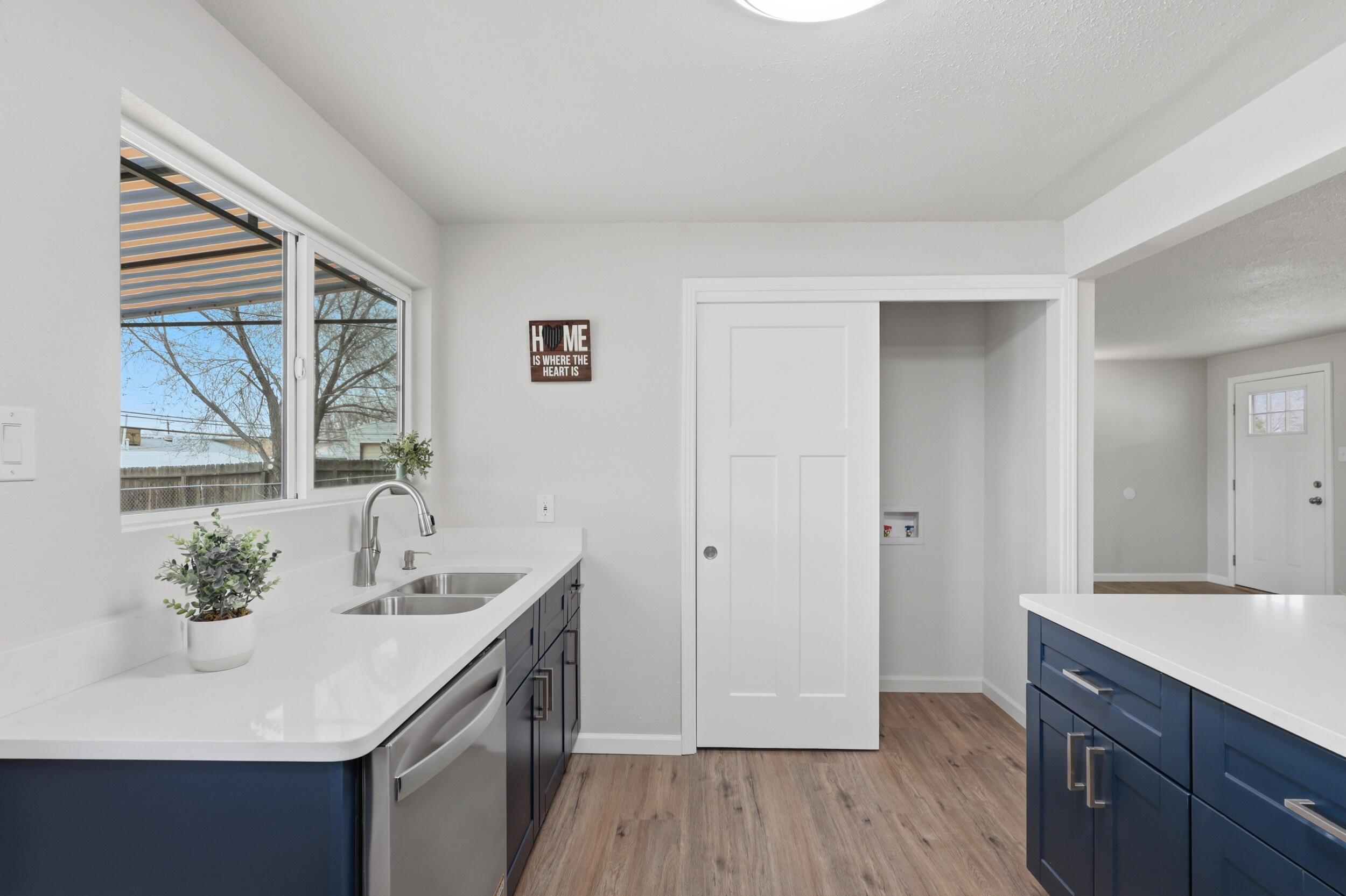 2513 June Street NE