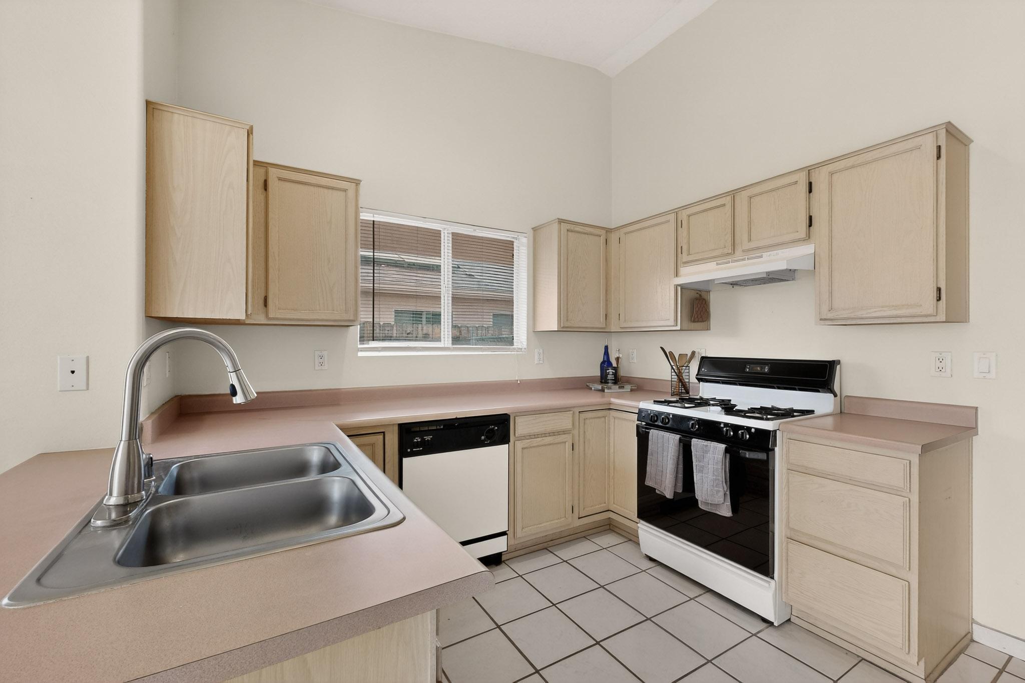 6815 Porlamar Road NW