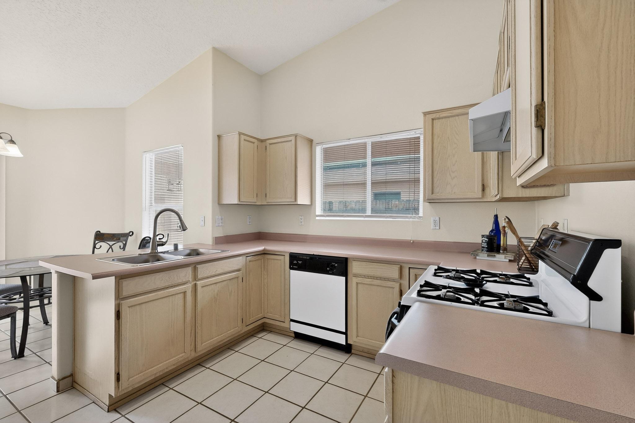 6815 Porlamar Road NW