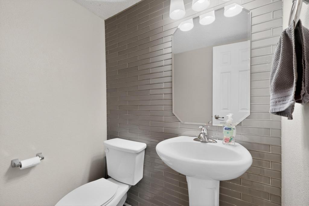 3365 Llano Vista Loop NE