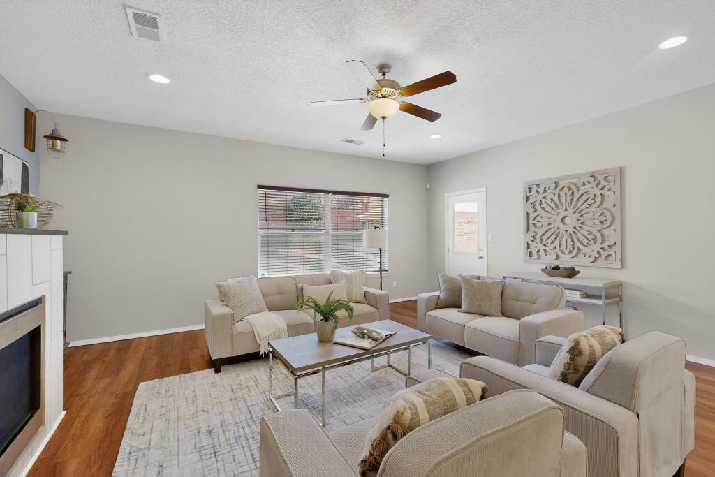 3365 Llano Vista Loop NE