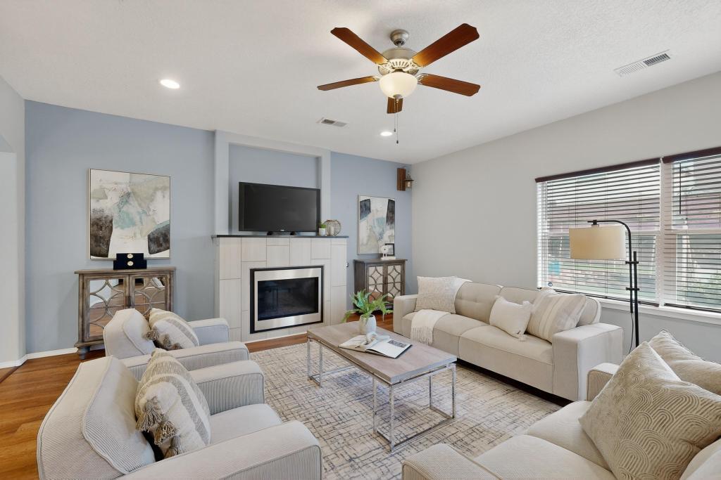 3365 Llano Vista Loop NE