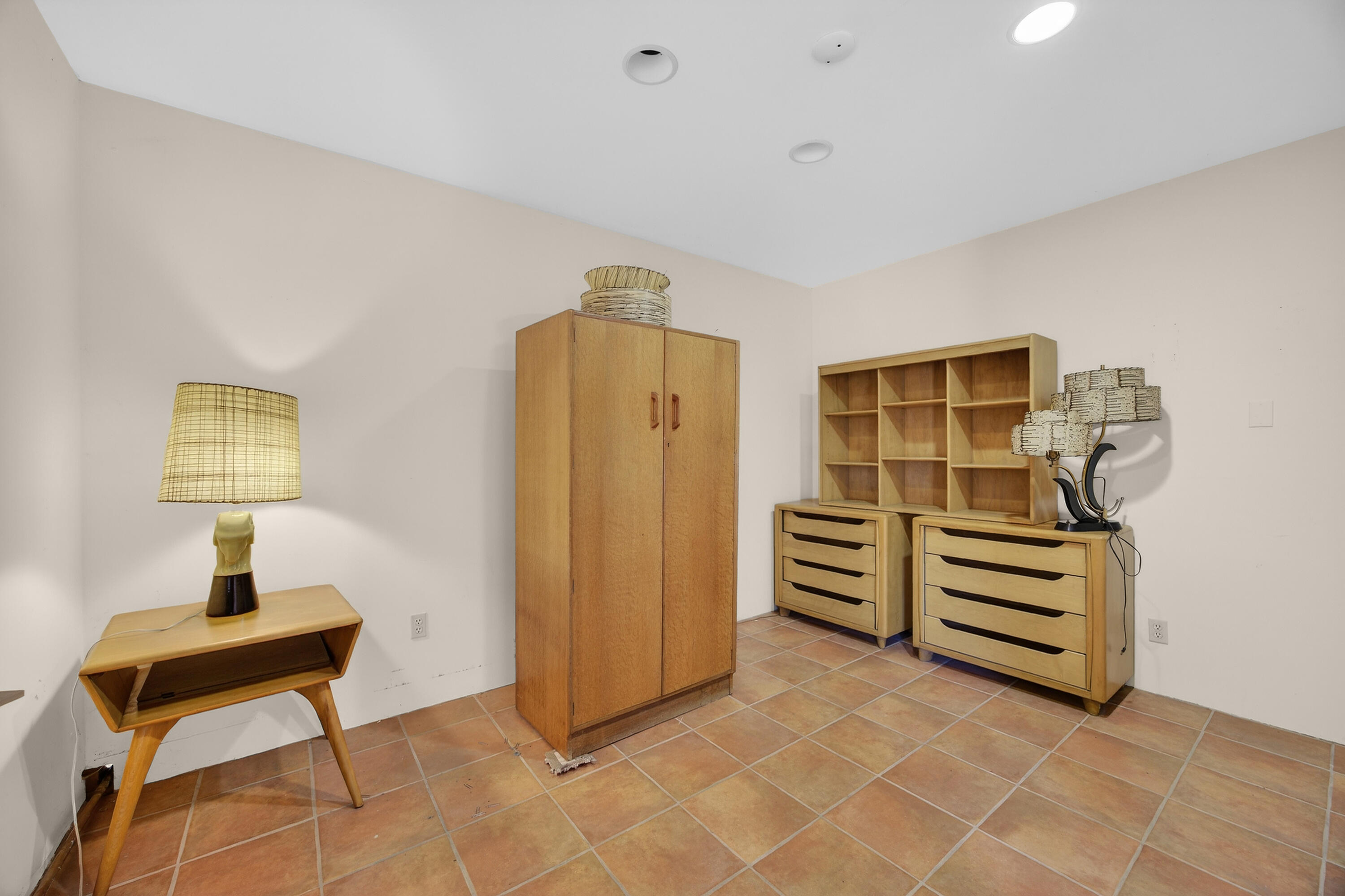 3028 Frontier Avenue NE