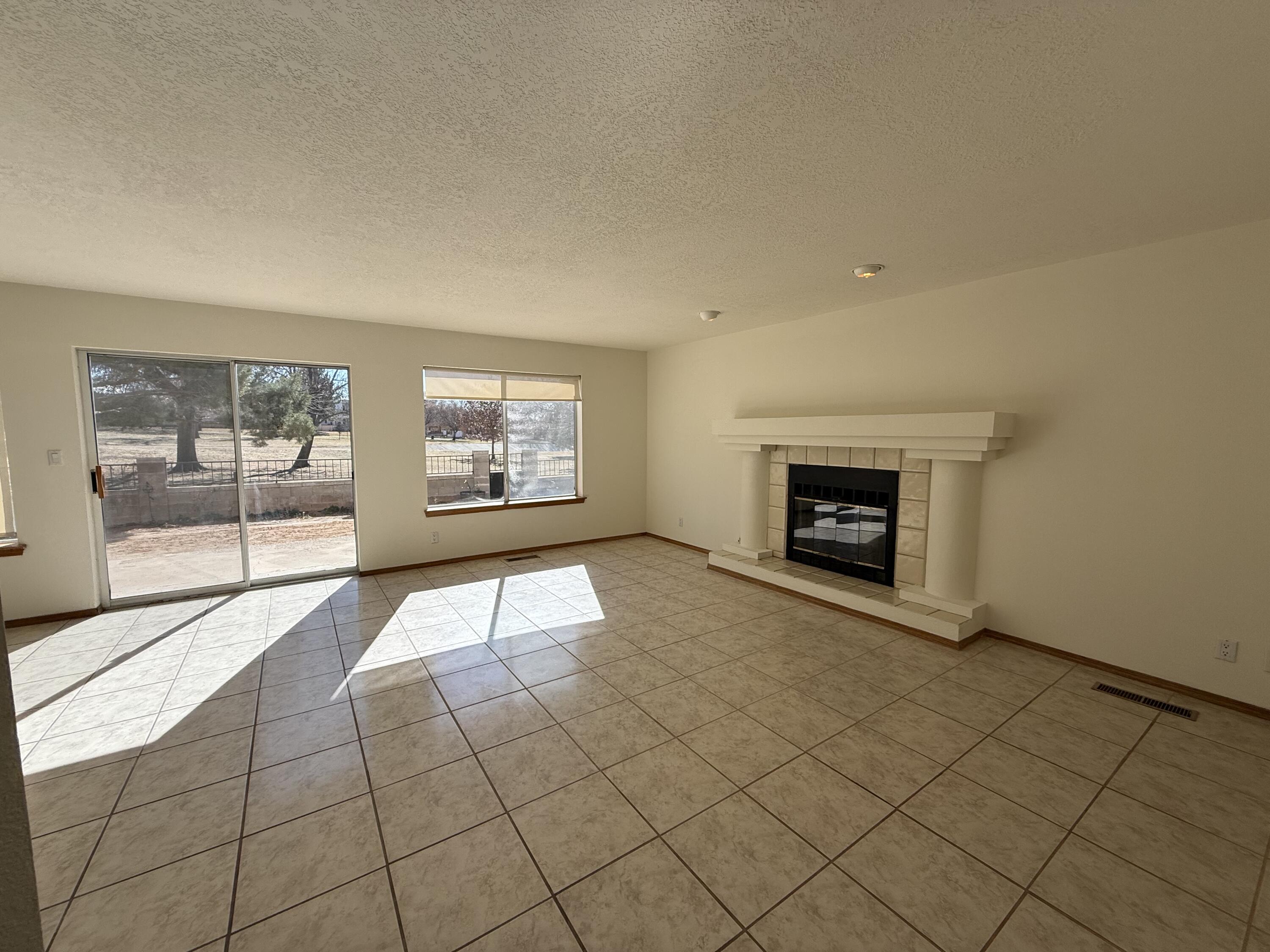 8212 Eagle Rock Avenue NE