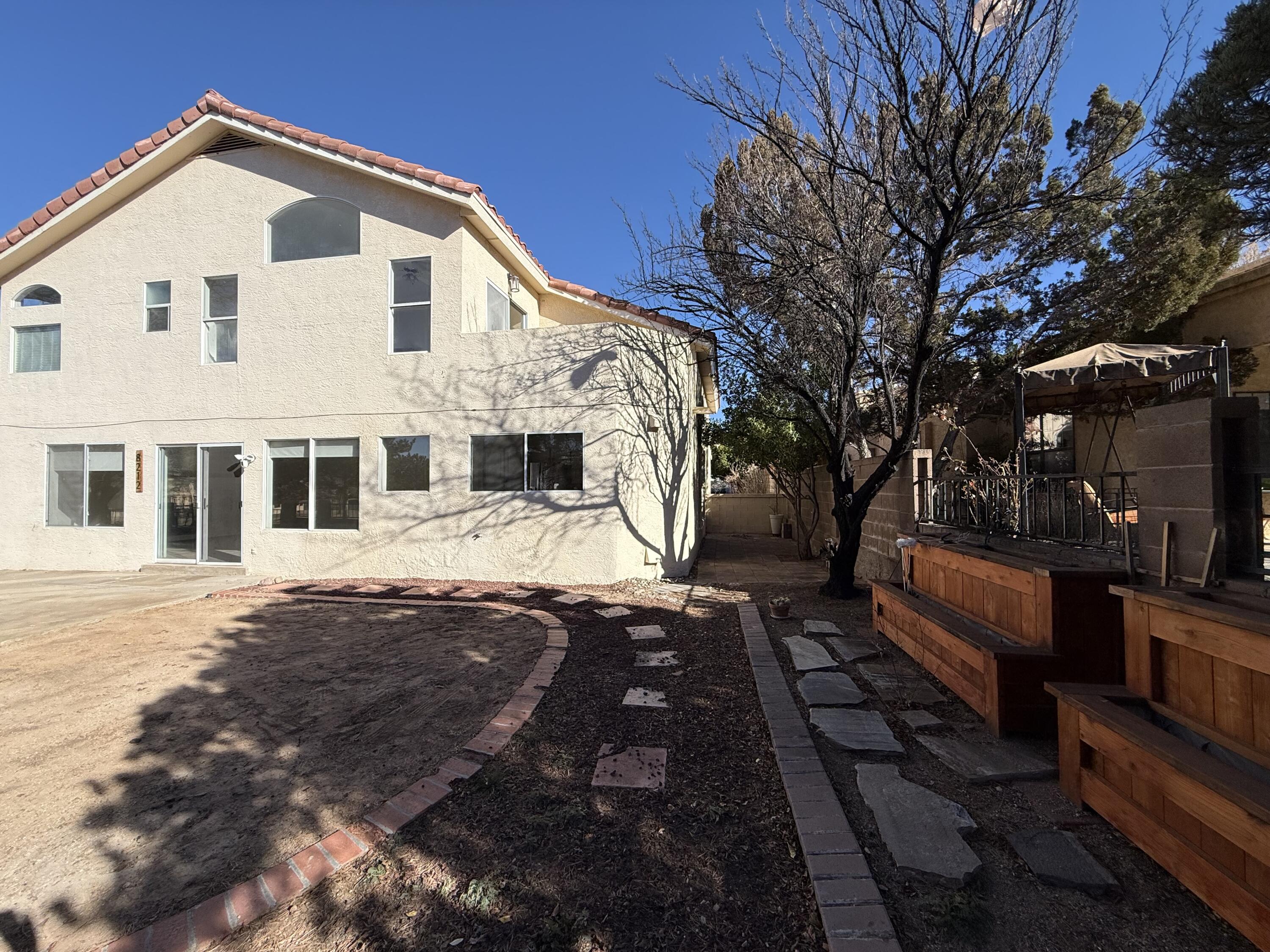 8212 Eagle Rock Avenue NE