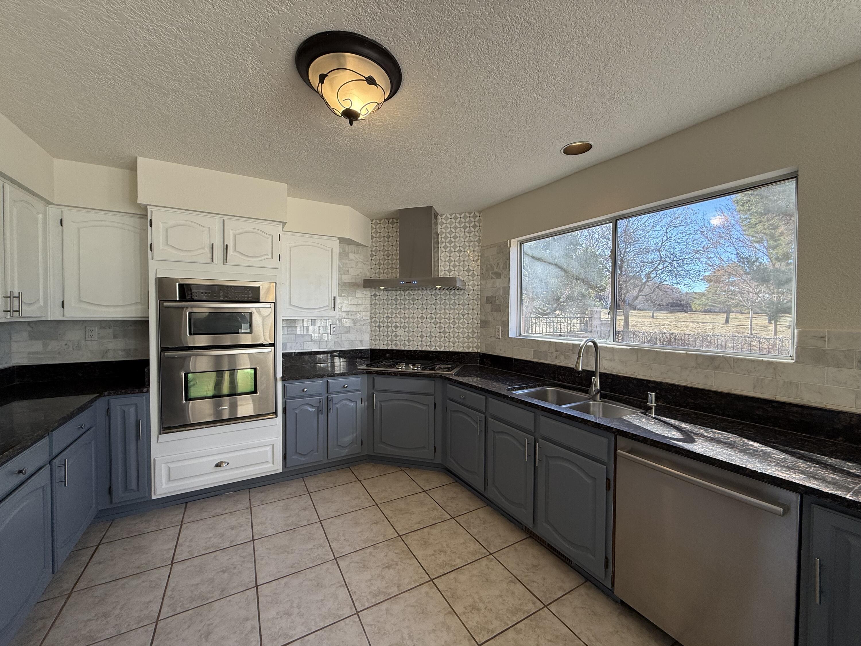 8212 Eagle Rock Avenue NE