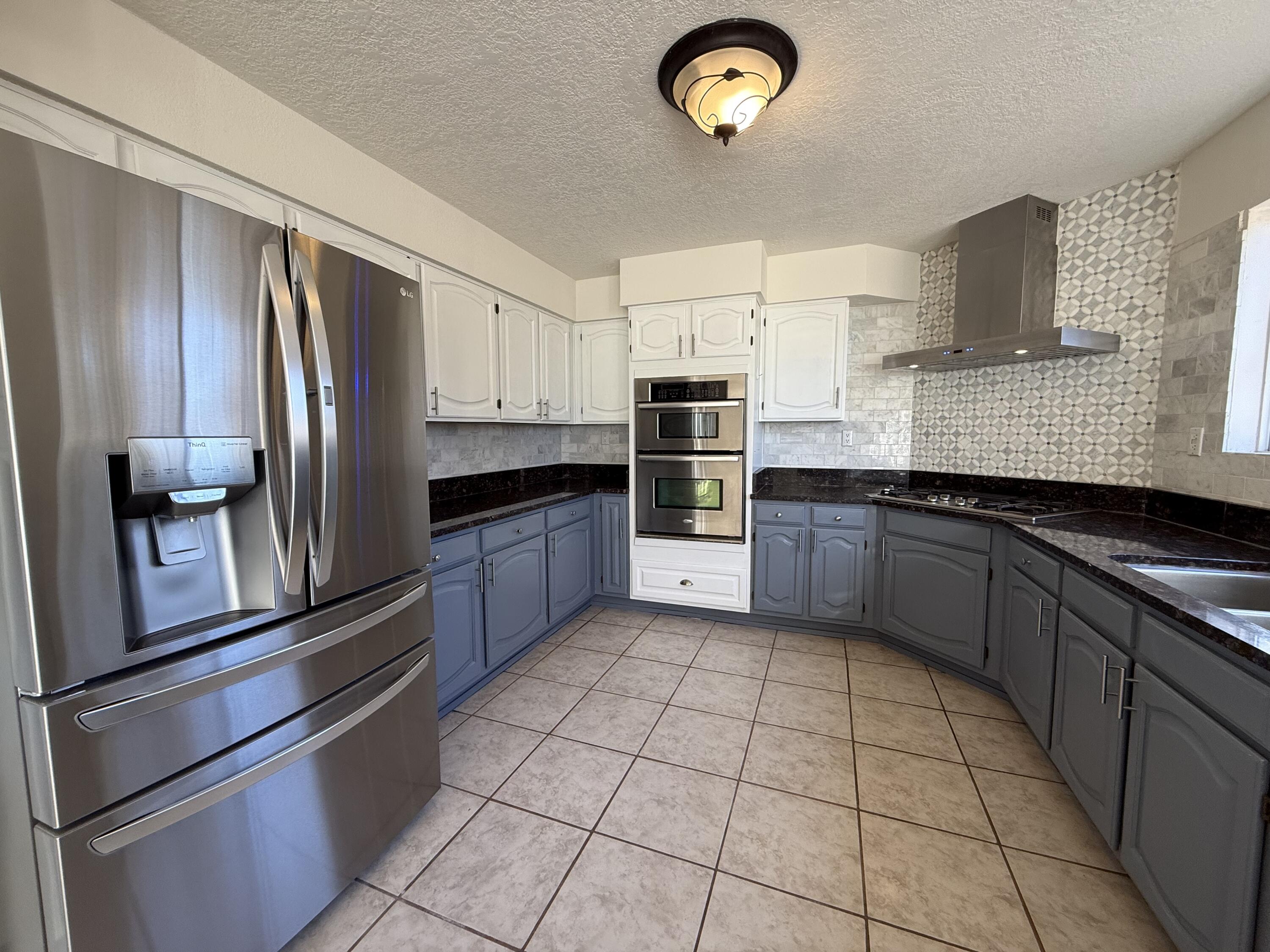 8212 Eagle Rock Avenue NE