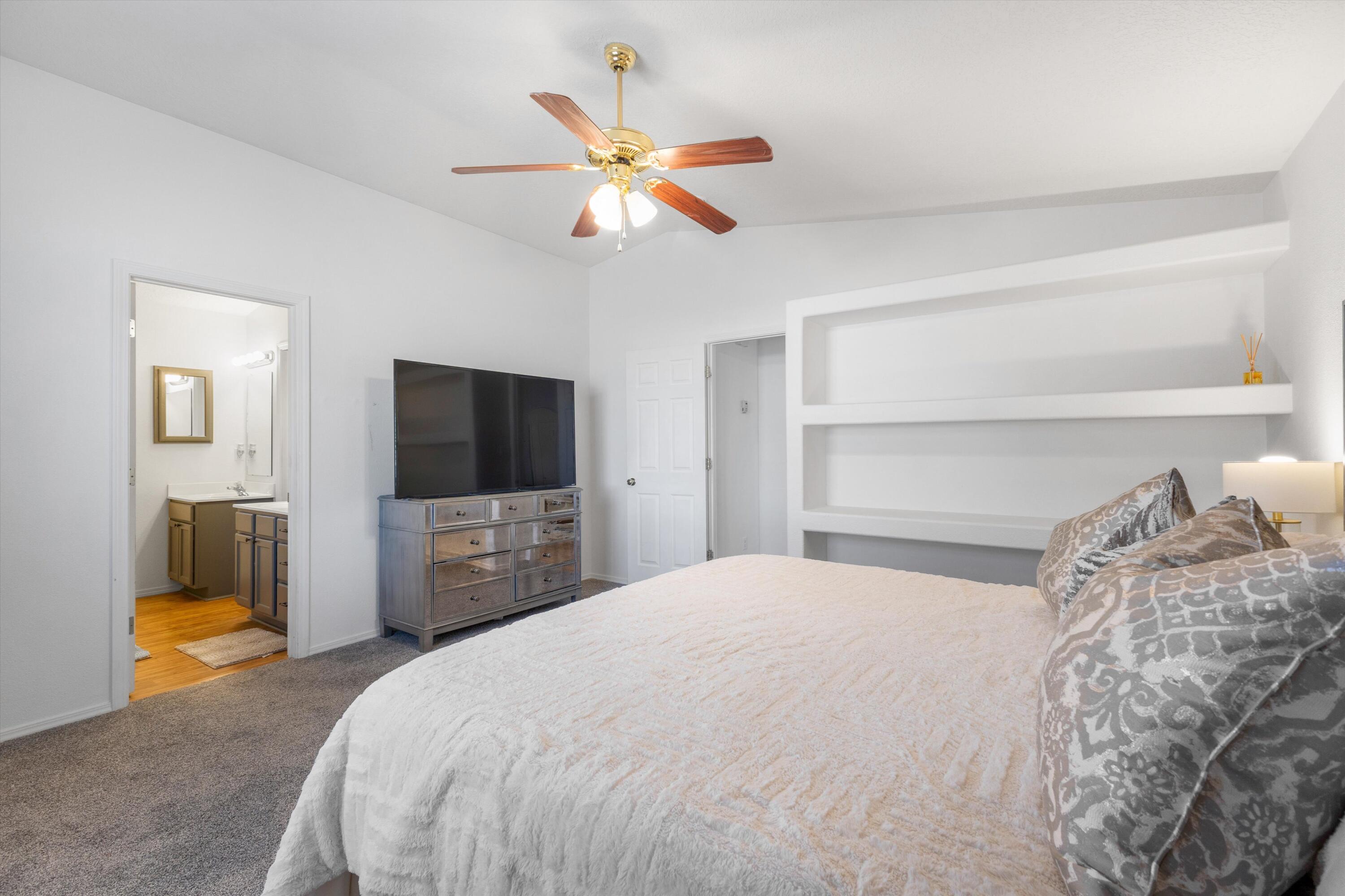 956 Galeras Street NW