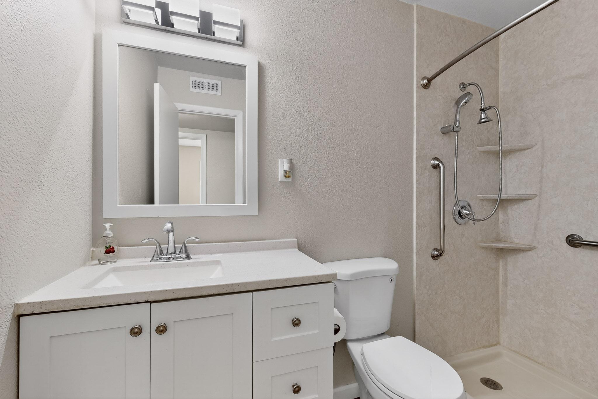 5001 Douglas Macarthur Road NE