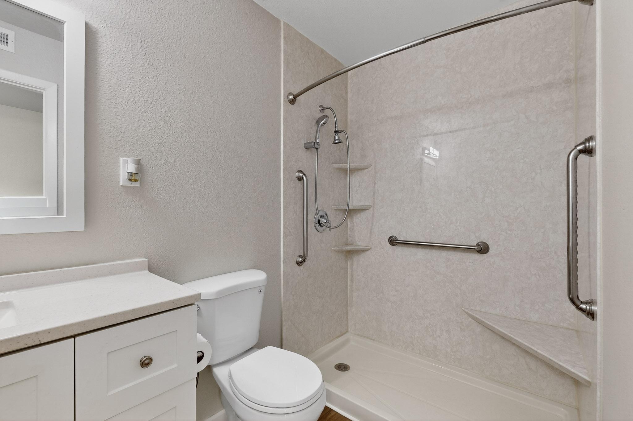 5001 Douglas Macarthur Road NE