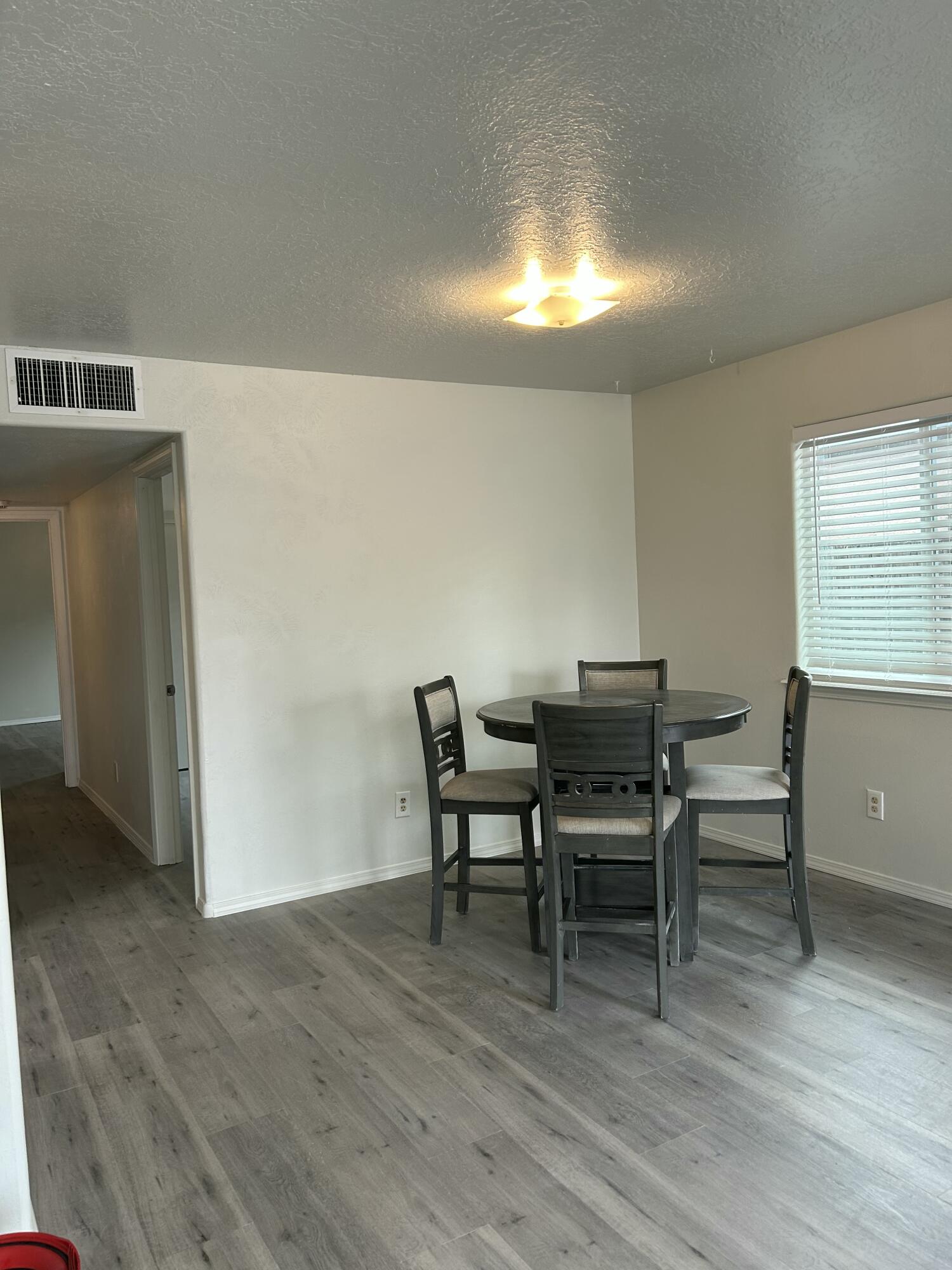 1100 &1102 10th Street SW