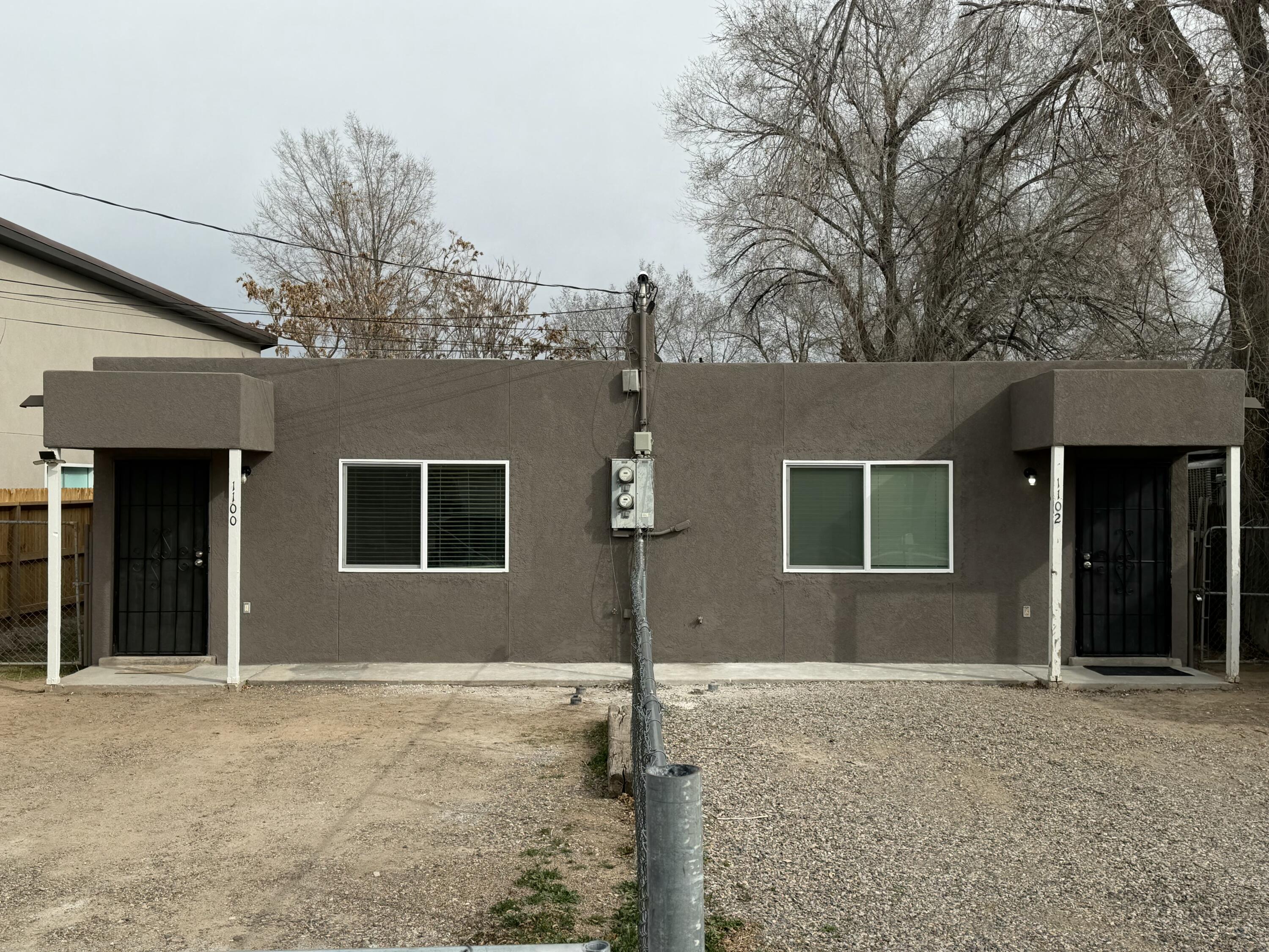 1100 &1102 10th Street SW