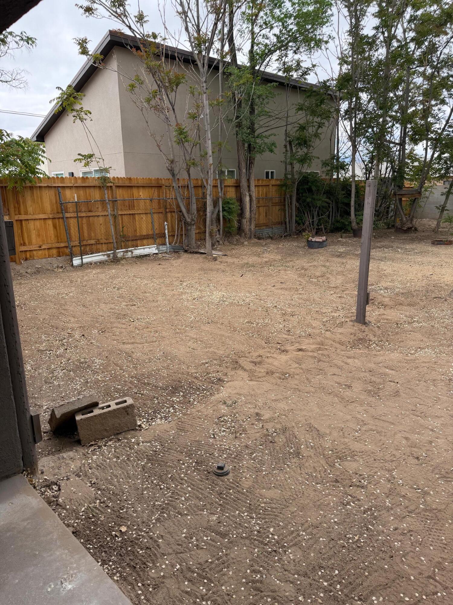 1100 &1102 10th Street SW