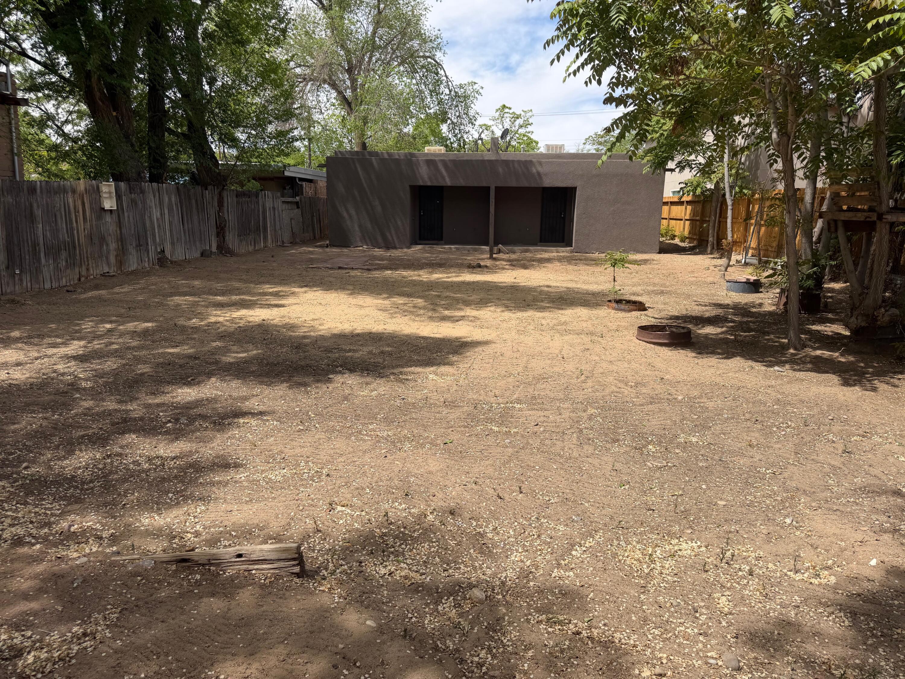 1100 &1102 10th Street SW