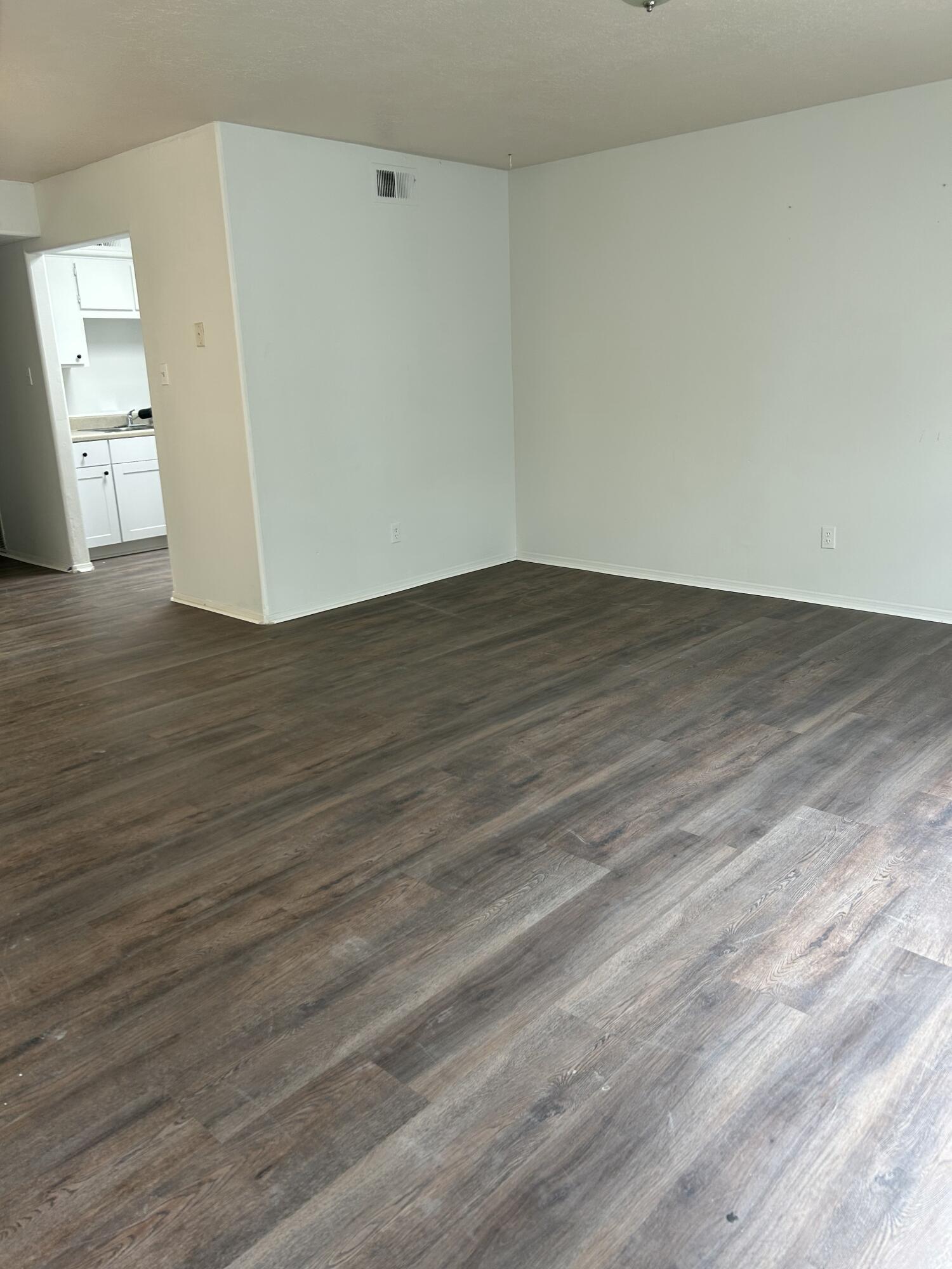 1100 &1102 10th Street SW