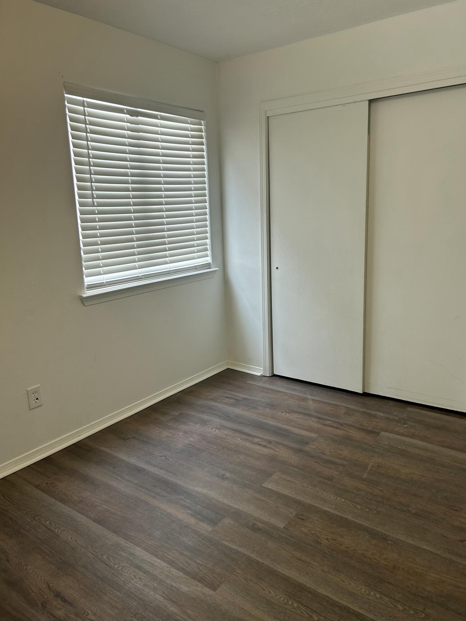 1100 &1102 10th Street SW