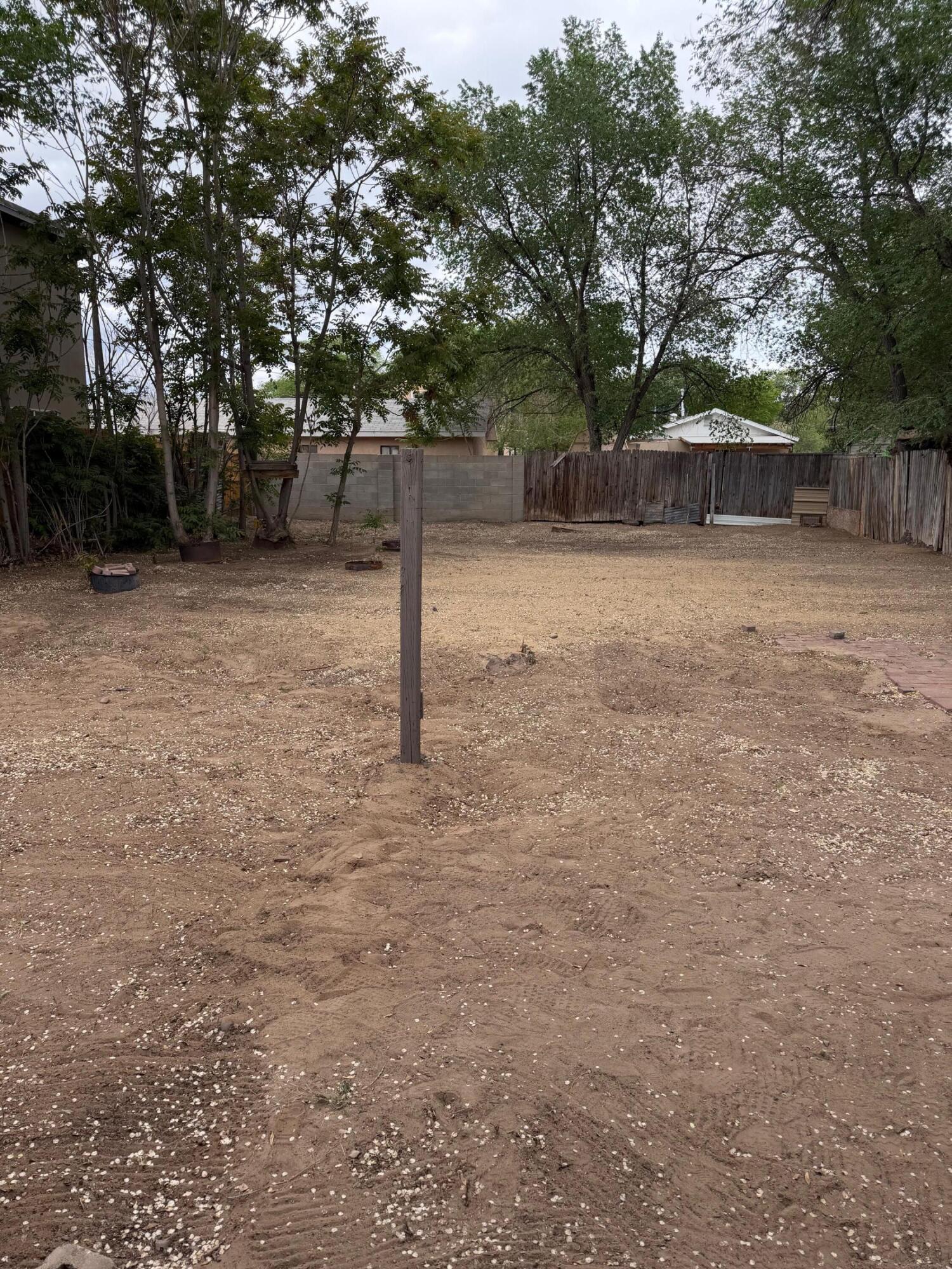 1100 &1102 10th Street SW