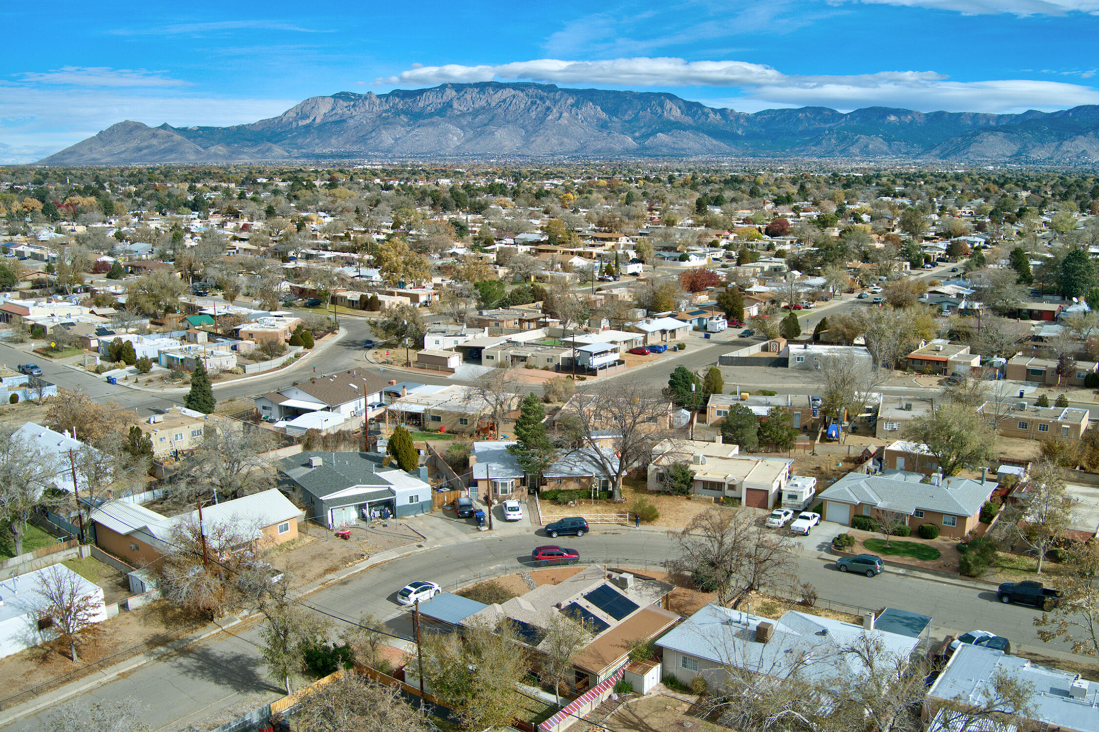 3217 La Veta Drive NE