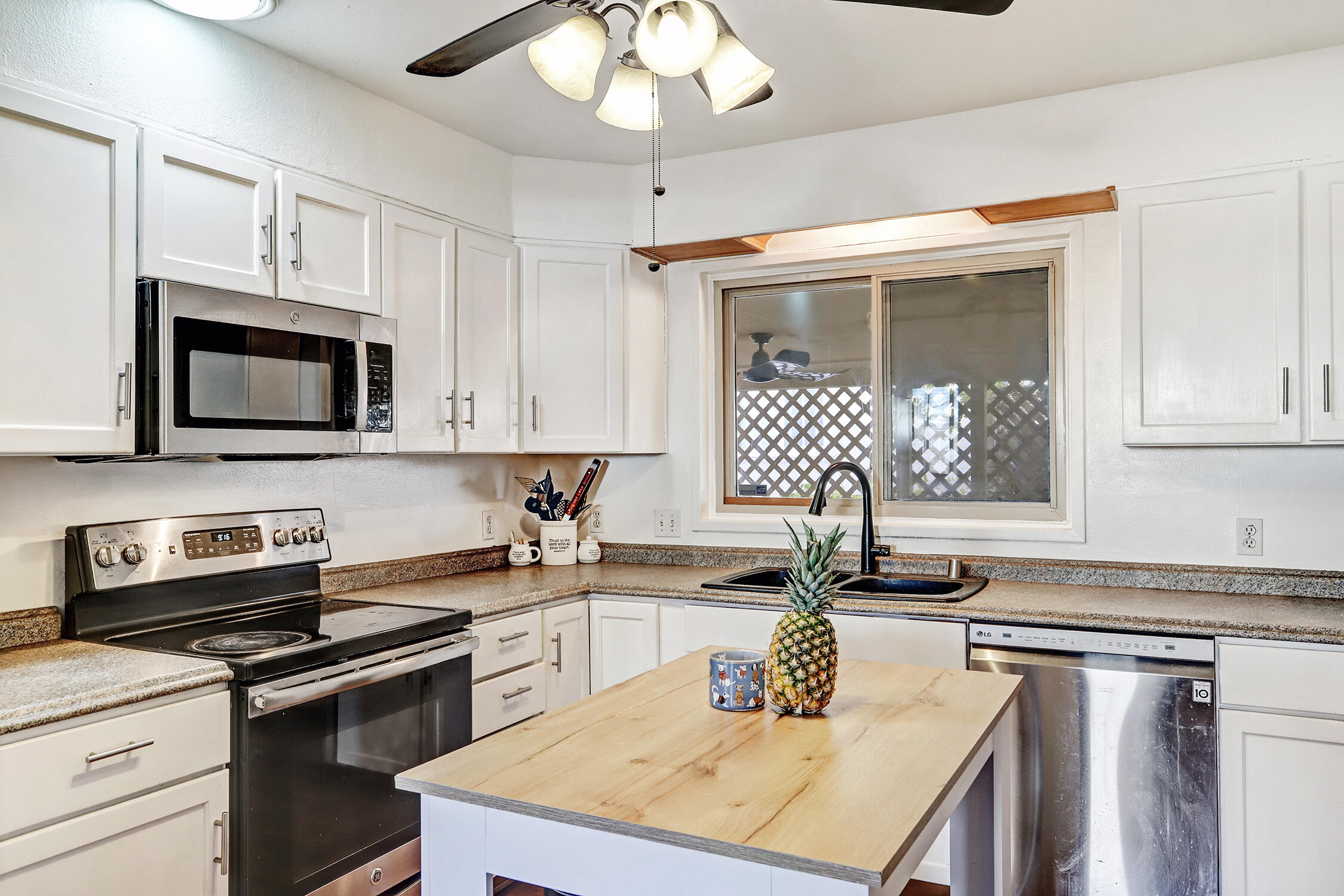 3217 La Veta Drive NE