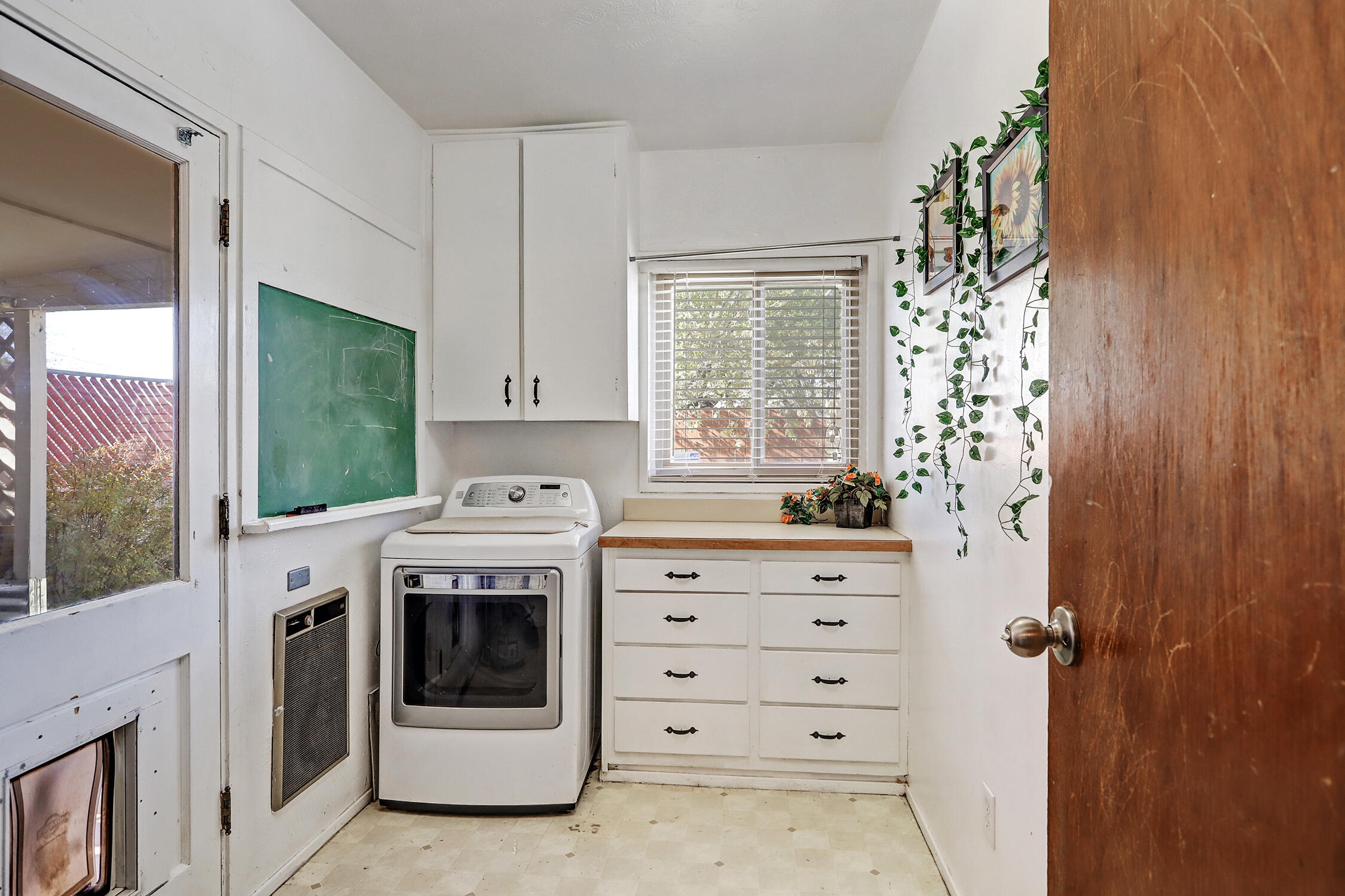 3217 La Veta Drive NE