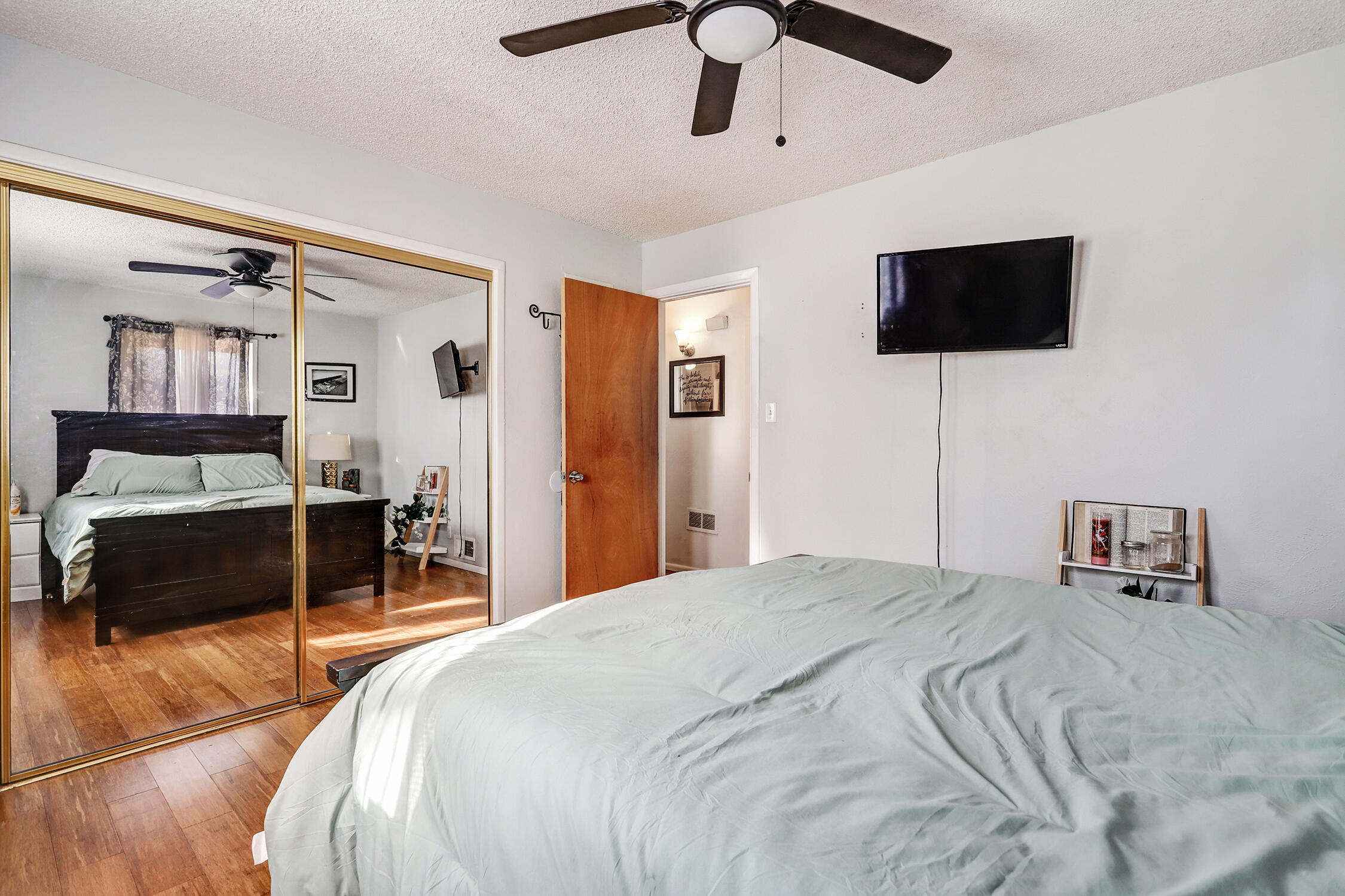 3217 La Veta Drive NE