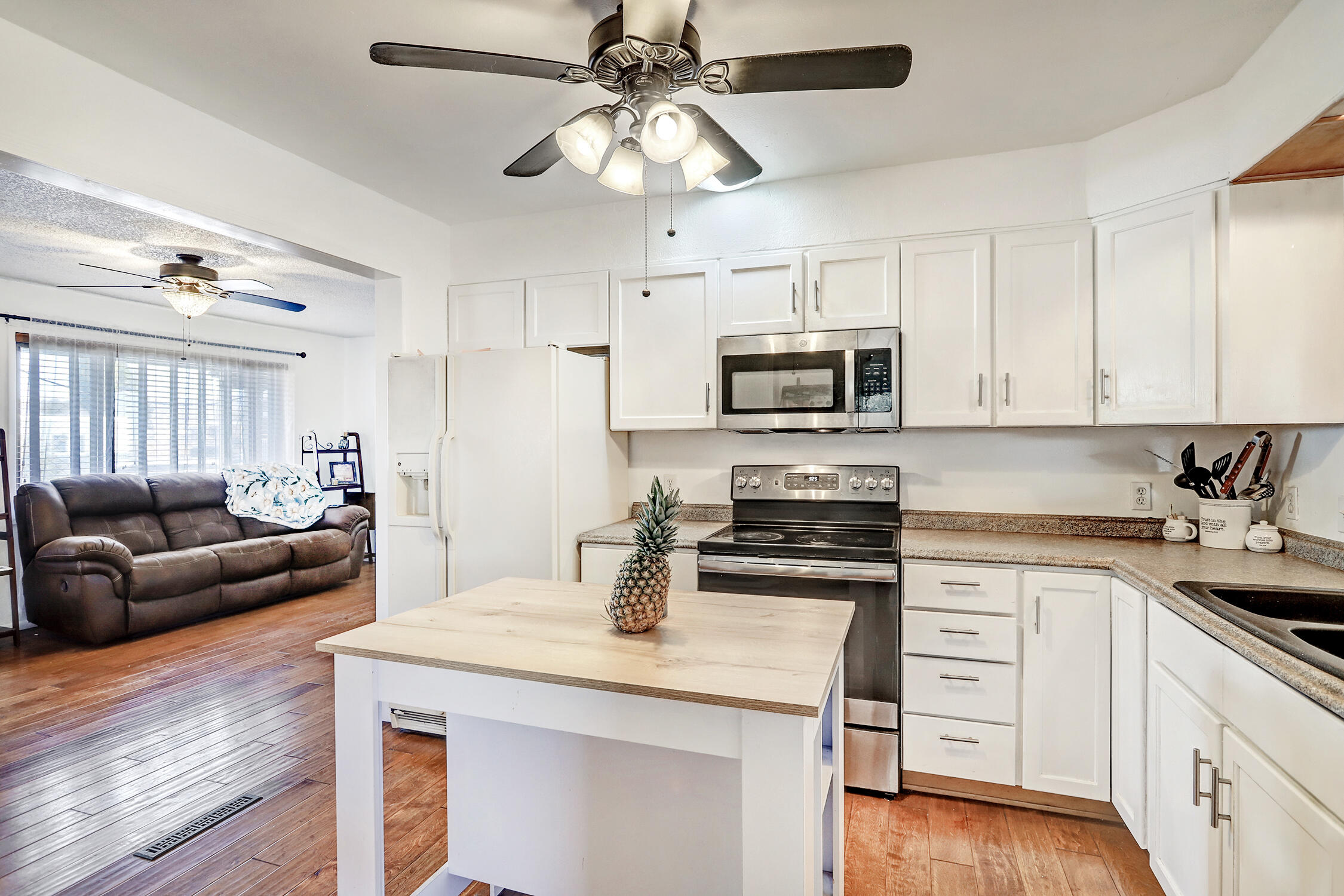 3217 La Veta Drive NE