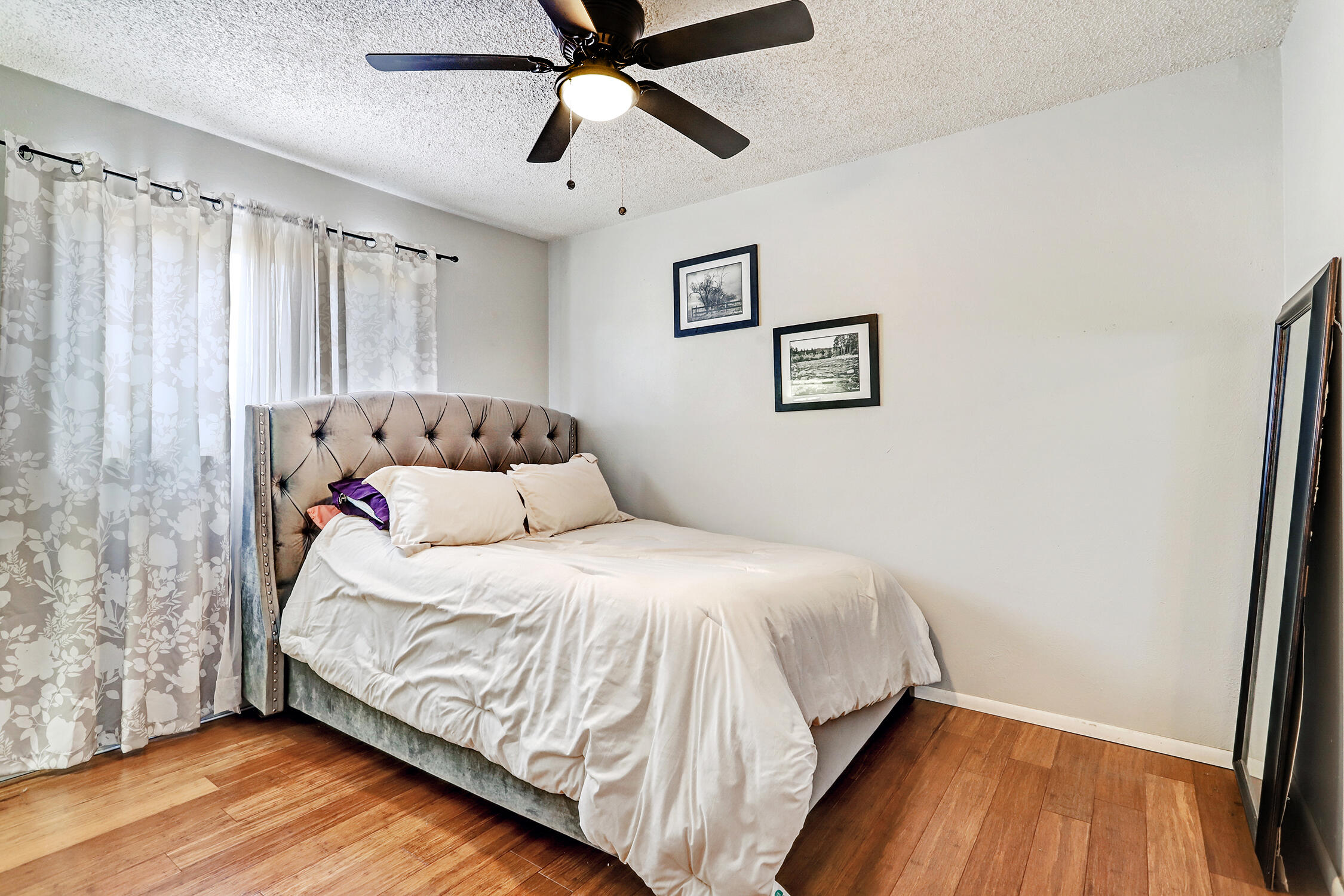 3217 La Veta Drive NE